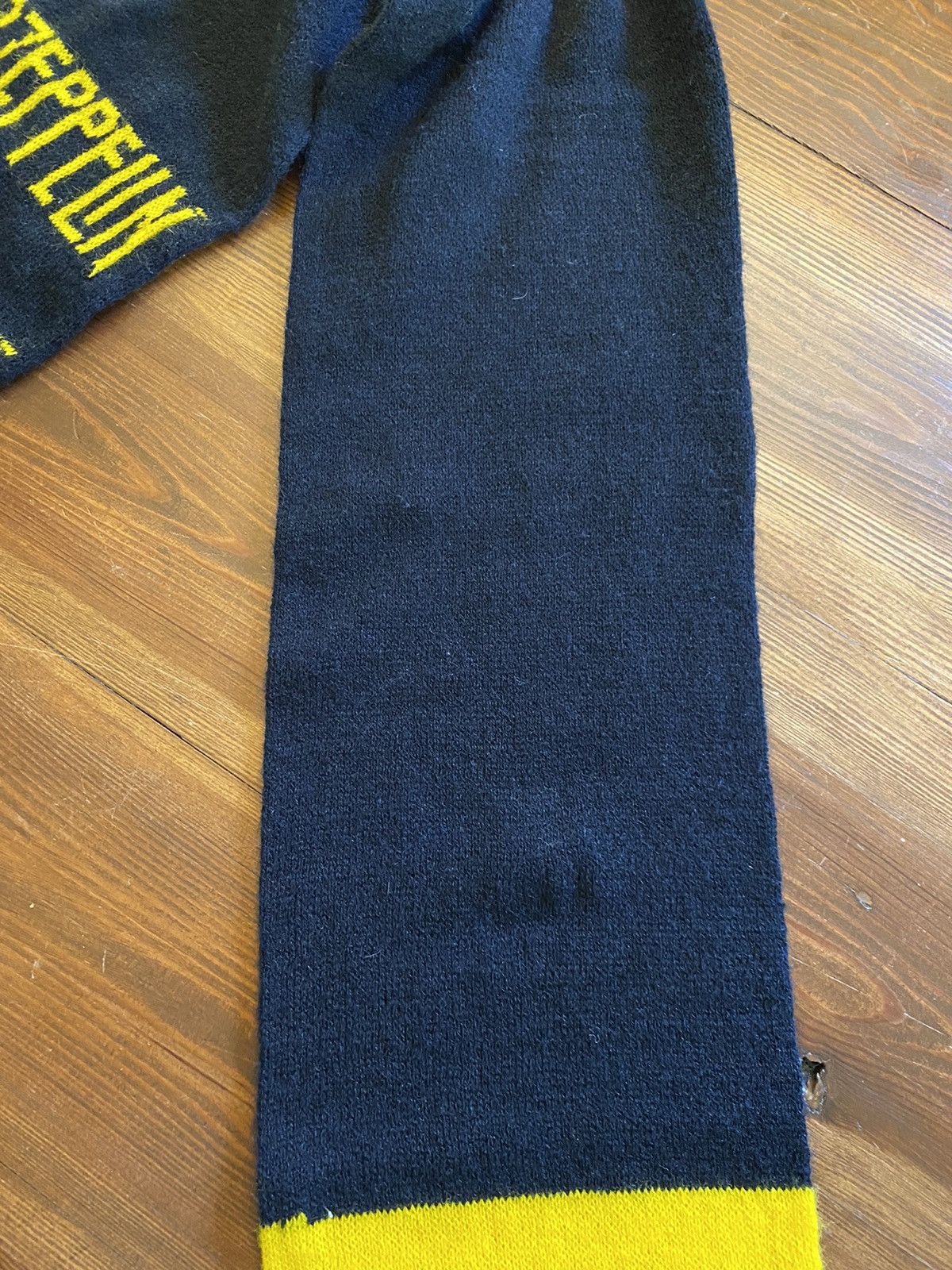 Led Zeppelin Vintage 1977 Led Zeppelin Scarf NWT New Size ONE SIZE - 14 Thumbnail