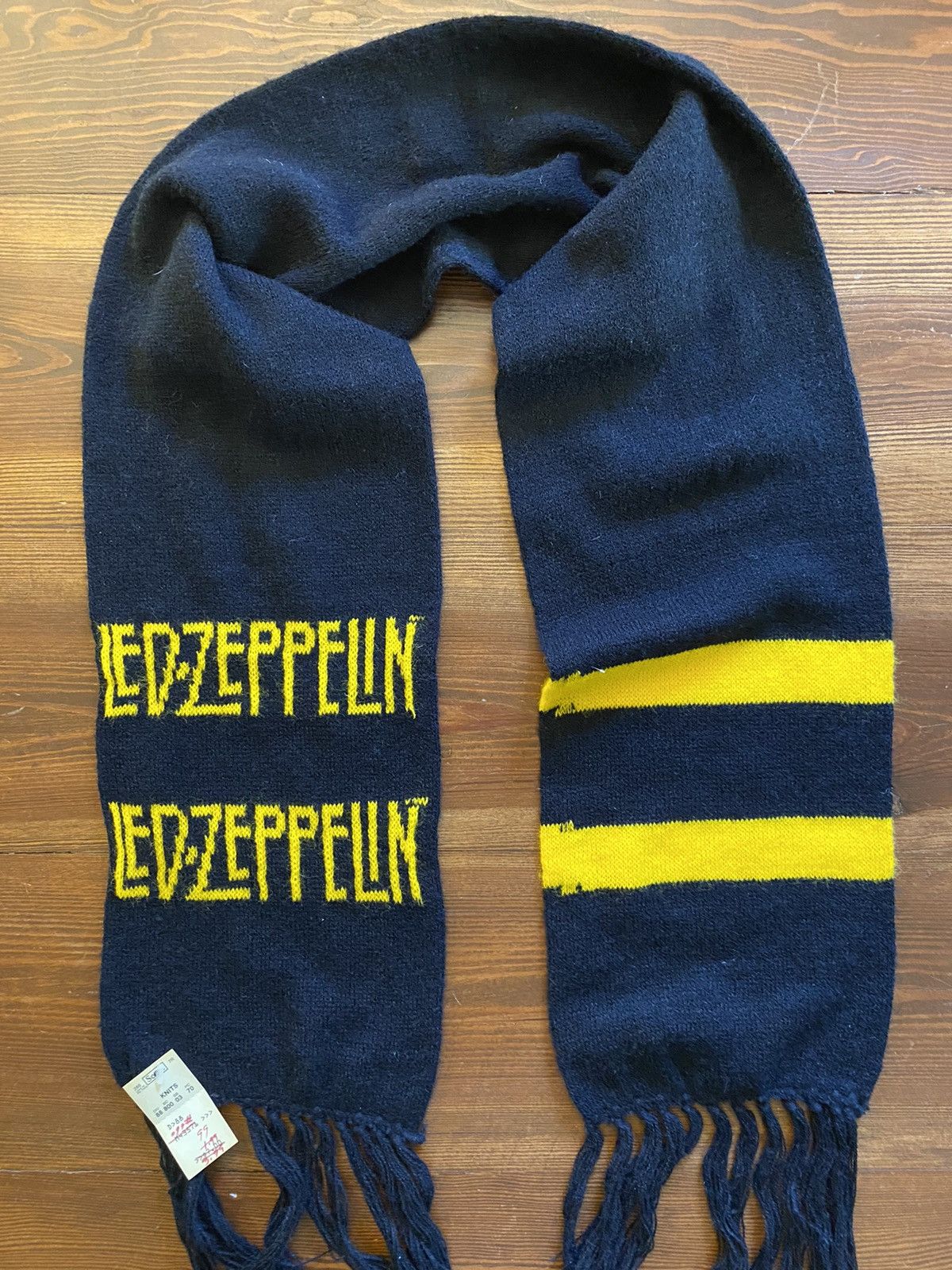 Led Zeppelin Vintage 1977 Led Zeppelin Scarf NWT New Size ONE SIZE - 1 Thumbnail