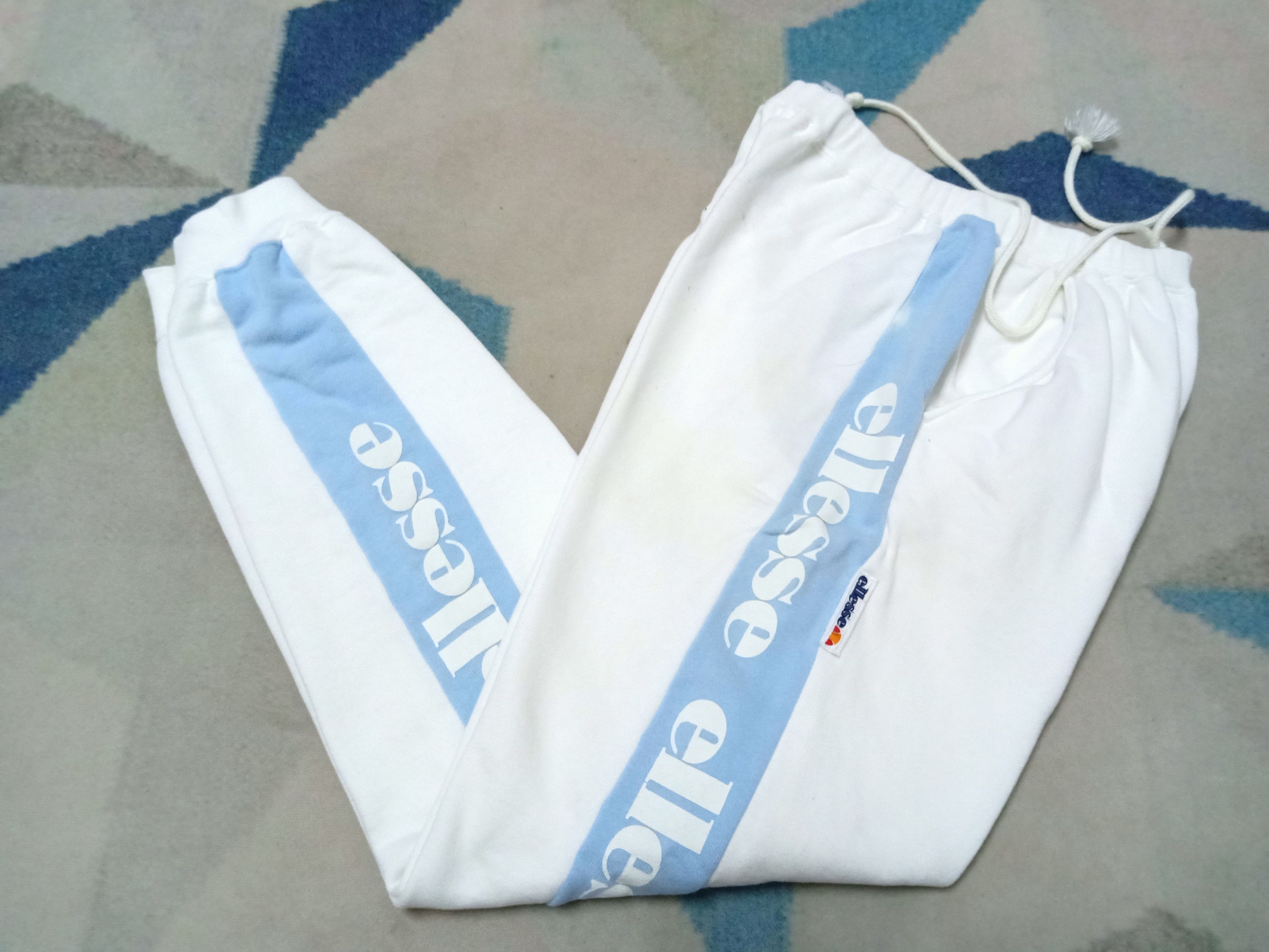 Ellesse Vintage Ellesse Side Tape Jogger Size US 26 / EU 42 - 1 Thumbnail
