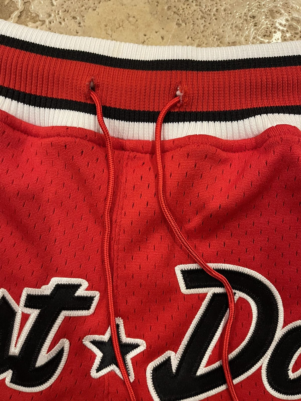 Just Don Just Don x Mitchell & Ness NBA Chicago Bulls OG Red Shorts Size US 32 / EU 48 - 9 Thumbnail