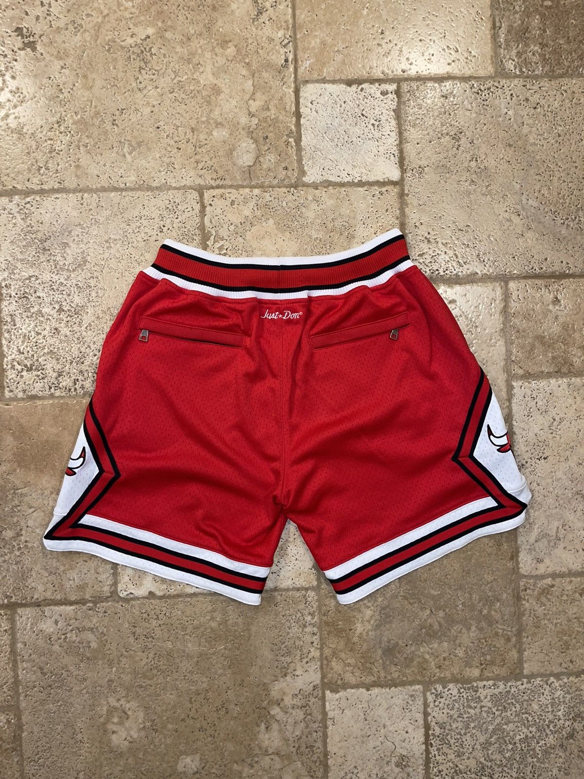 Just Don Just Don x Mitchell & Ness NBA Chicago Bulls OG Red Shorts Size US 32 / EU 48 - 6 Thumbnail
