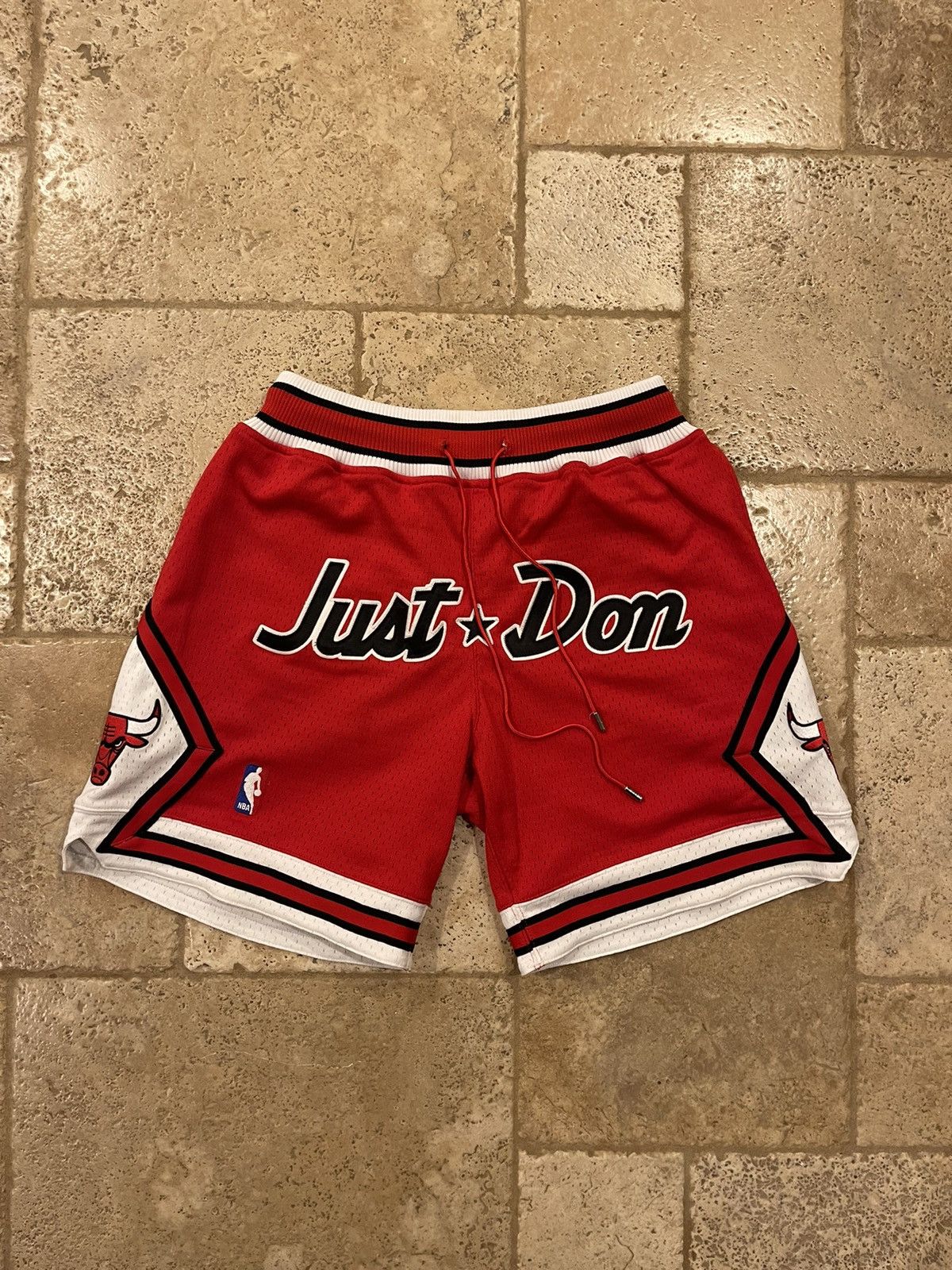 Just Don Just Don x Mitchell & Ness NBA Chicago Bulls OG Red Shorts Size US 32 / EU 48 - 3 Thumbnail