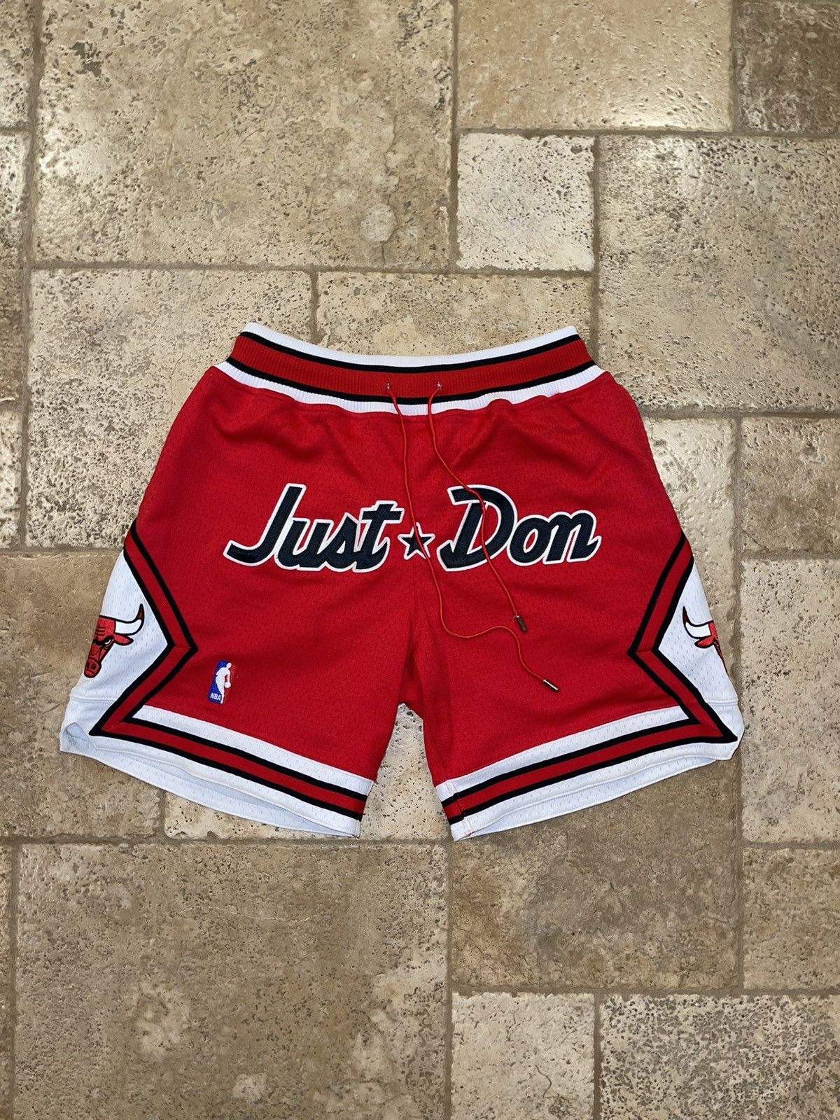 Just Don Just Don x Mitchell & Ness NBA Chicago Bulls OG Red Shorts Size US 32 / EU 48 - 5 Thumbnail