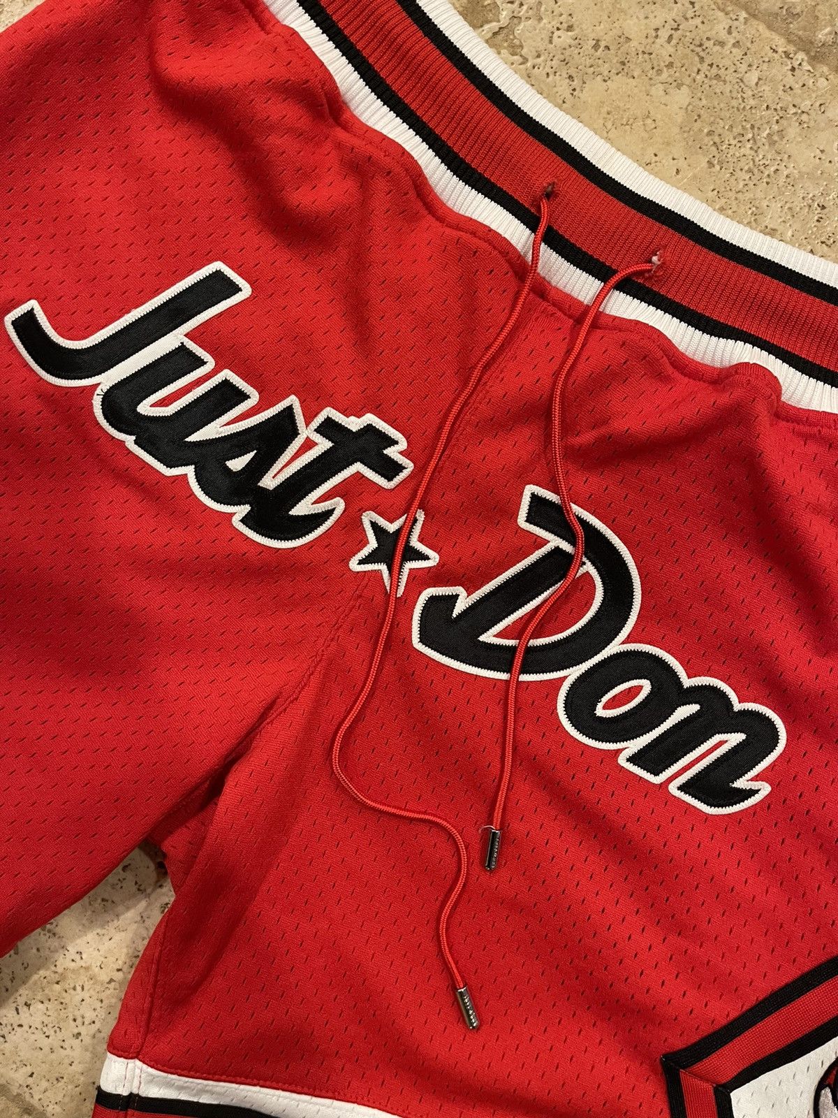 Just Don Just Don x Mitchell & Ness NBA Chicago Bulls OG Red Shorts Size US 32 / EU 48 - 8 Thumbnail