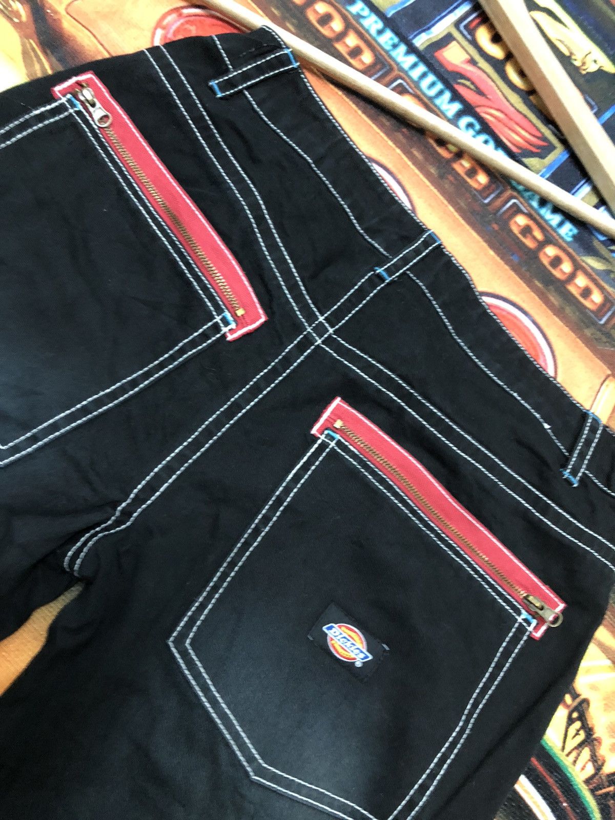 Dickies × Vintage VINTAGE DICKIES LOT OF PATCHES BUSH SHORT PANTS Size US 29 - 10 Thumbnail