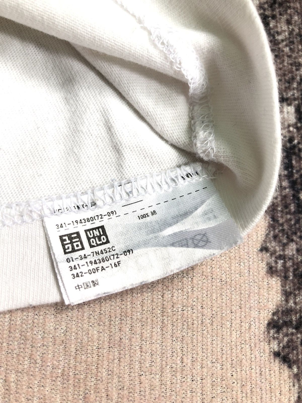 Kaws × Peanuts × Uniqlo VINTAGE KAWS x SNOOPY x UNIQLO BIG LOGO SHIRT Size US M / EU 48-50 / 2 - 5 Thumbnail