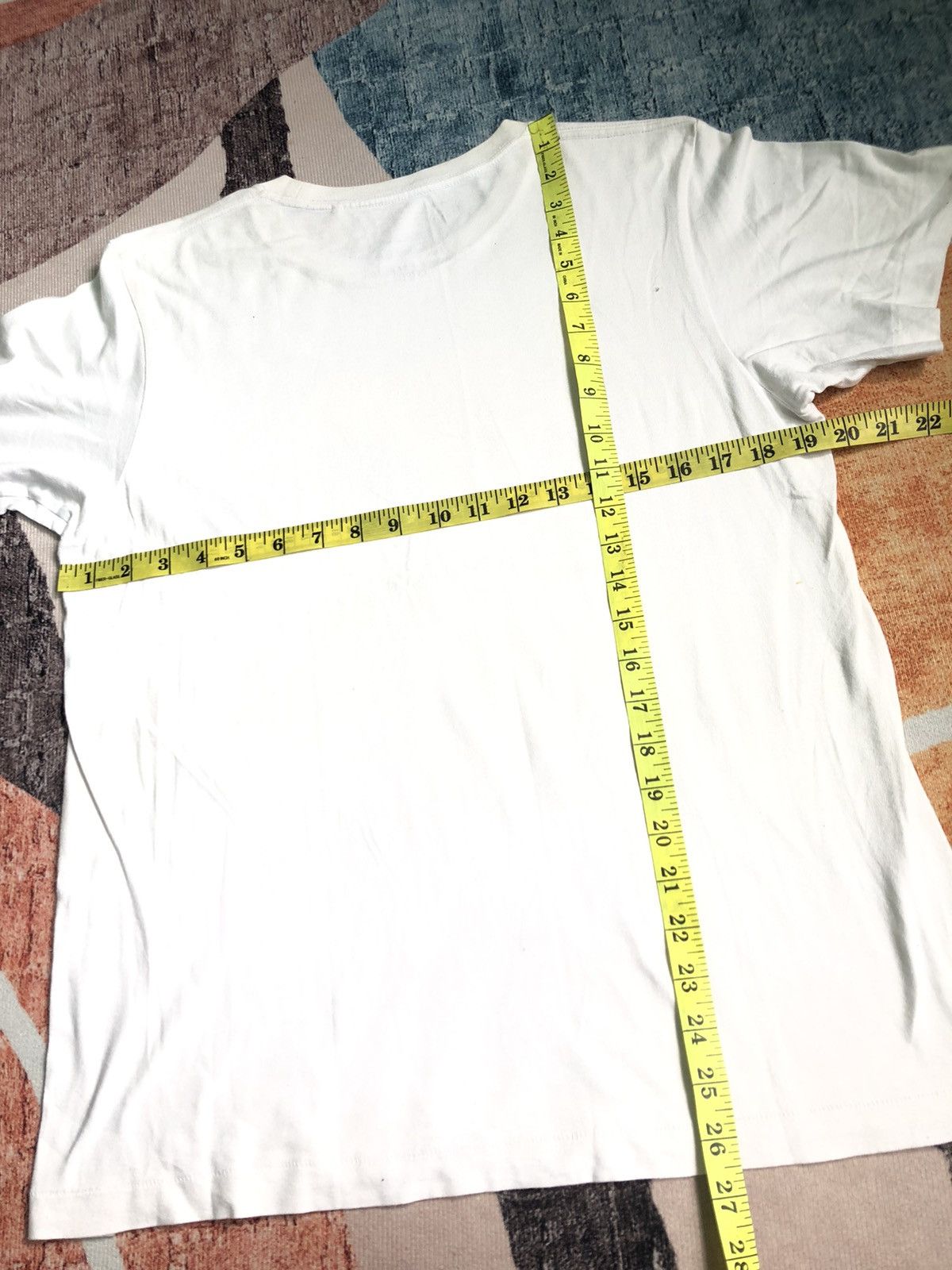 Kaws × Peanuts × Uniqlo VINTAGE KAWS x SNOOPY x UNIQLO BIG LOGO SHIRT Size US M / EU 48-50 / 2 - 7 Thumbnail