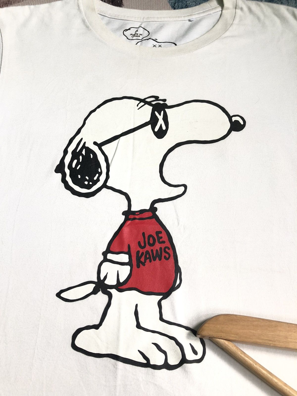 Kaws × Peanuts × Uniqlo VINTAGE KAWS x SNOOPY x UNIQLO BIG LOGO SHIRT Size US M / EU 48-50 / 2 - 2 Thumbnail