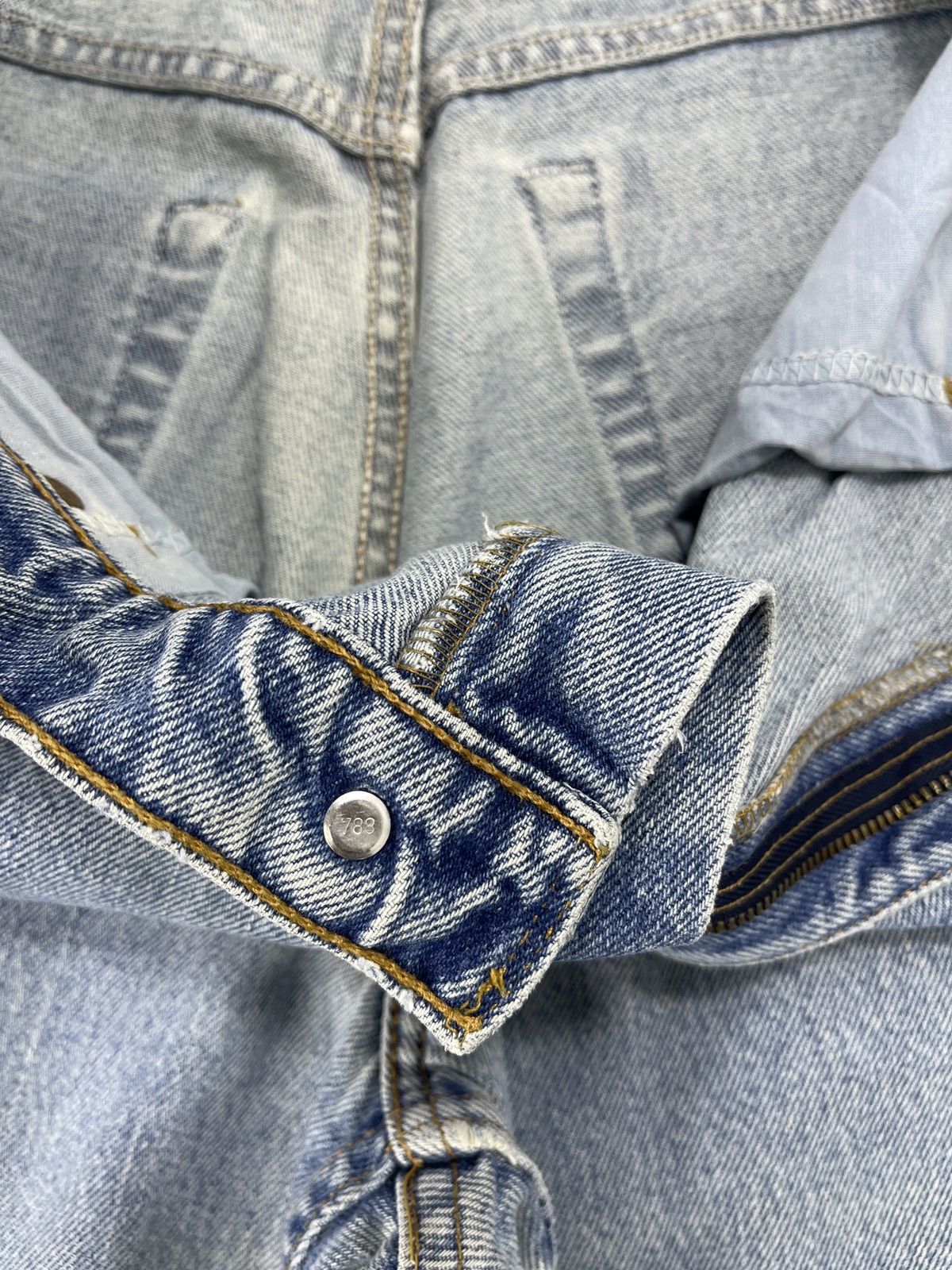 Levi's × Vintage 90’s Vintage Levi’s 560 Light Wash Jeans - J509 Size 32" / US 10 / IT 46 - 9 Thumbnail