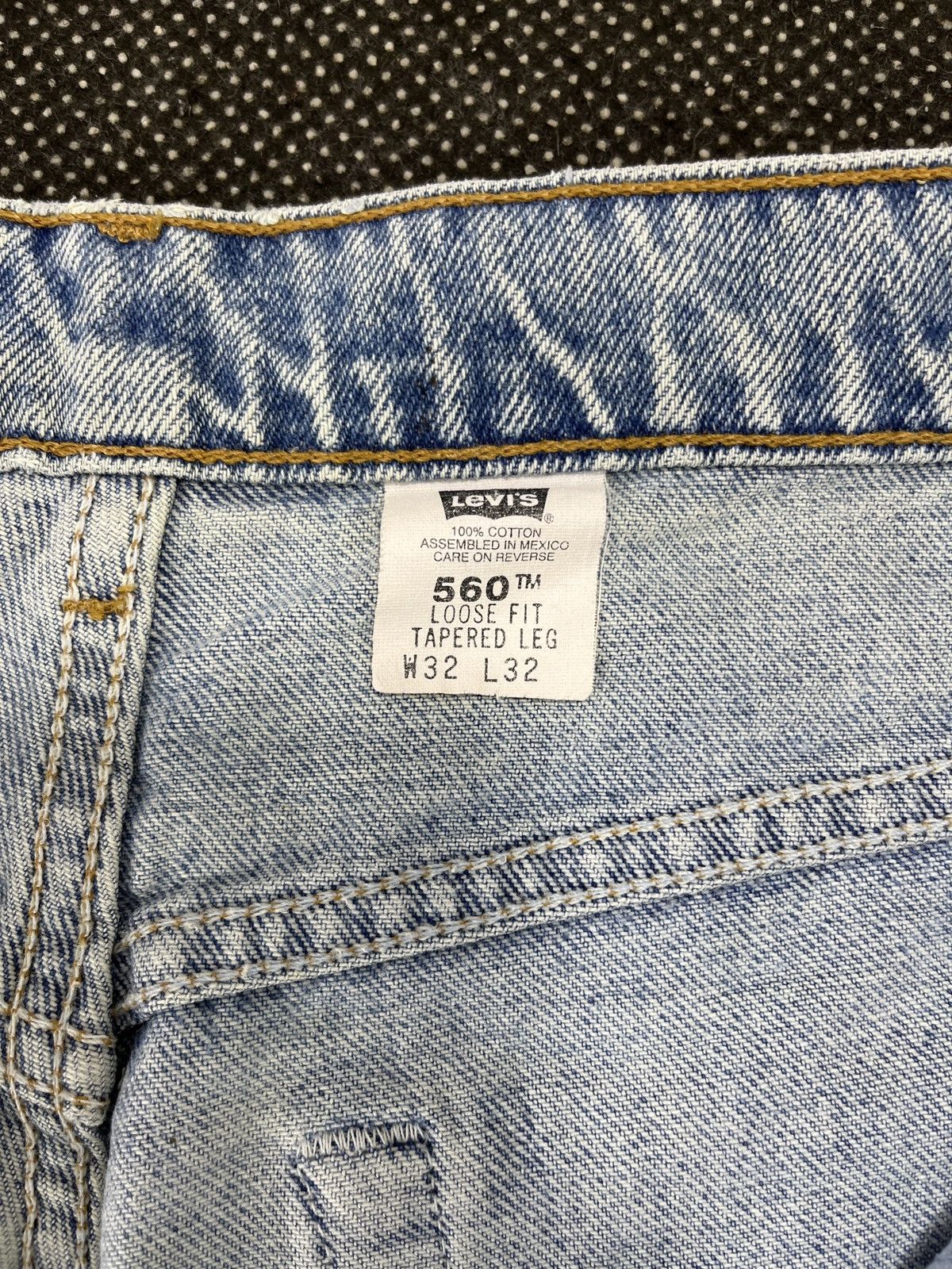 Levi's × Vintage 90’s Vintage Levi’s 560 Light Wash Jeans - J509 Size 32" / US 10 / IT 46 - 7 Thumbnail