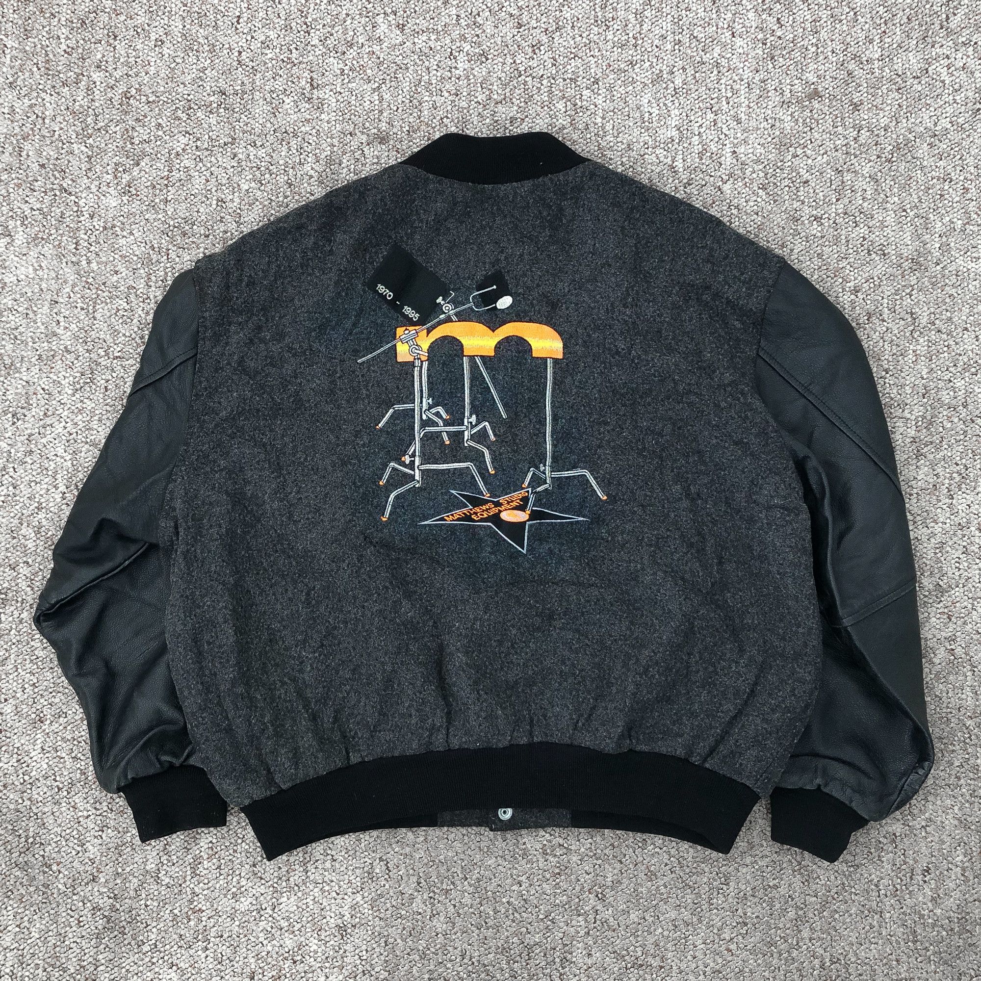 Vintage Vintage 1995 Boxy Faded Black Bomber Jacket Size US M / EU 48-50 / 2 - 3 Thumbnail