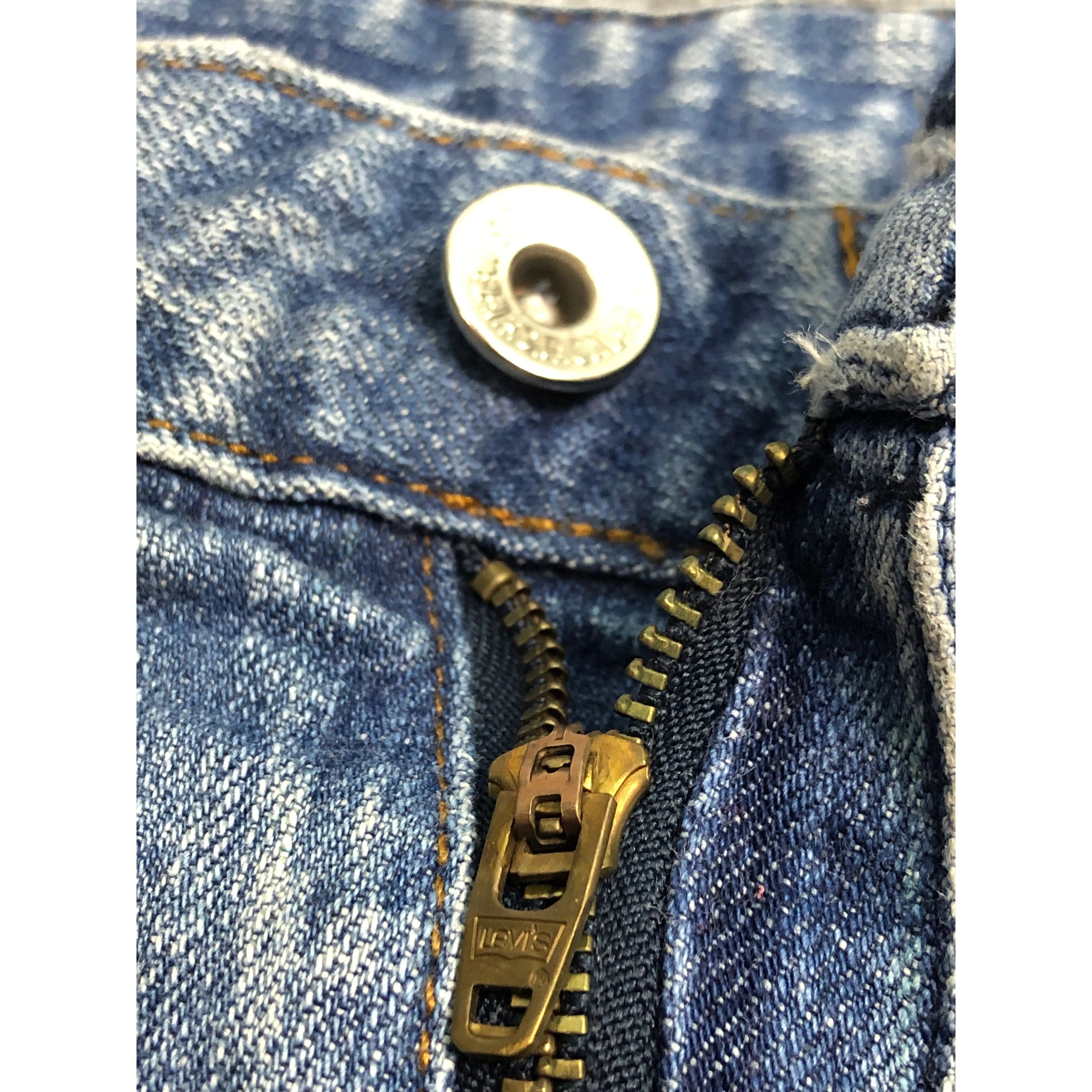 Levi's Vintage Distressed Levis 552 Blue Denim DP0240 Size US 34 / EU 50 - 8 Thumbnail