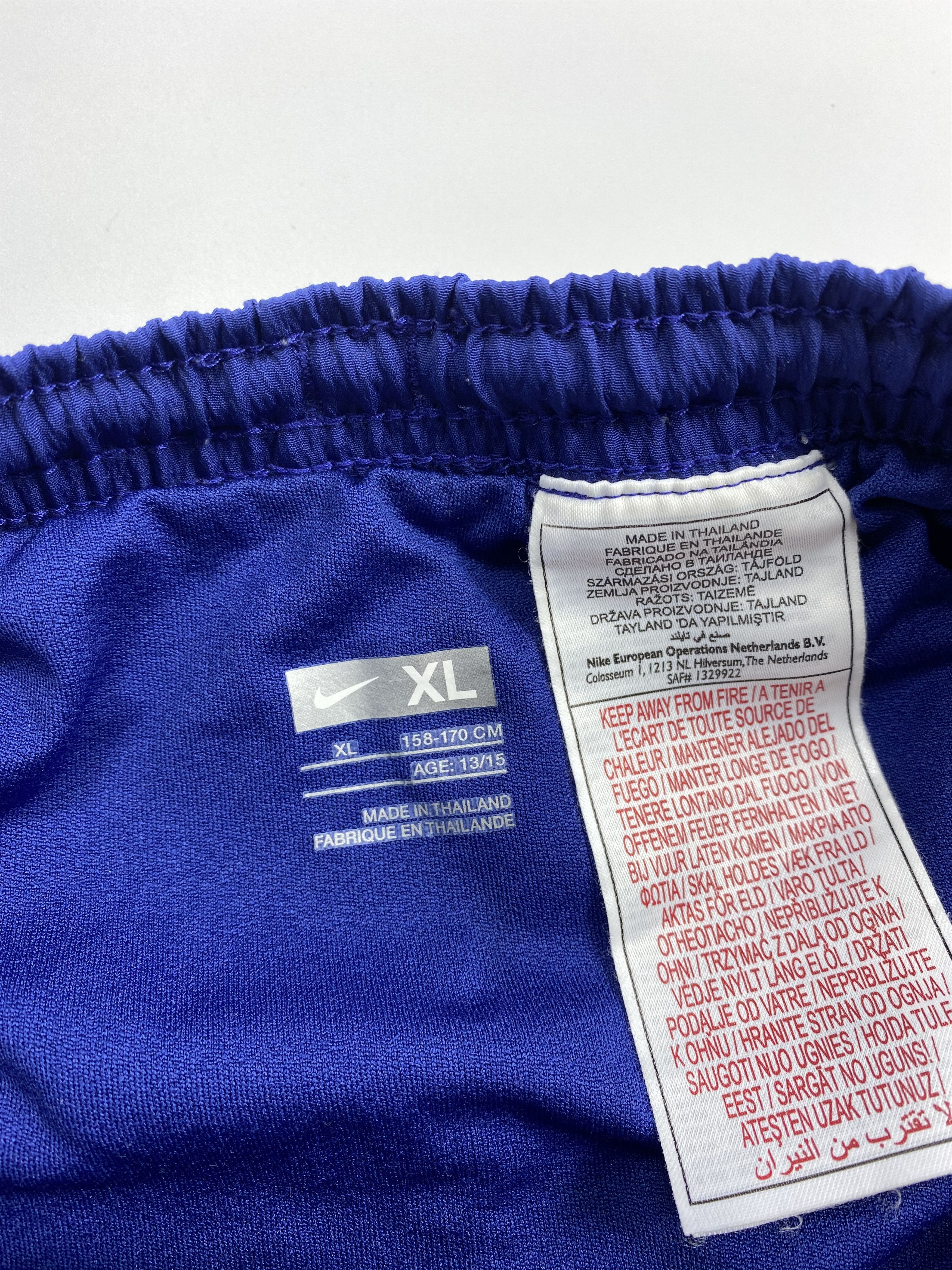 Nike × Vintage Nike 00s Vintage Manchester United Football Shorts Size US 30 / EU 46 - 6 Thumbnail