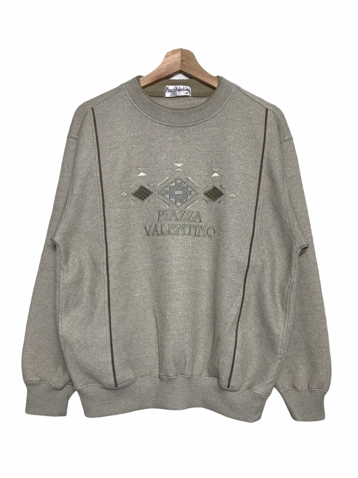 Valentino Vintage Piazza Valentino Embroidered Crewneck Sweatshirt Size US M / EU 48-50 / 2 - 1 Thumbnail