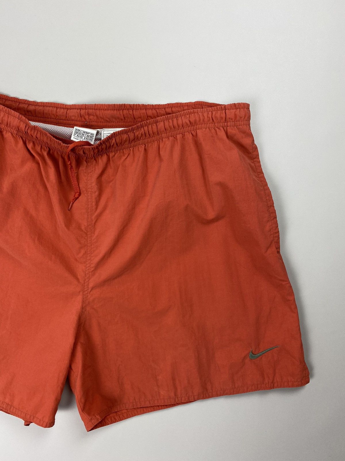 Nike × Vintage VTG Nike big swoosh men’s nylon shorts size L Size US 34 / EU 50 - 11 Thumbnail