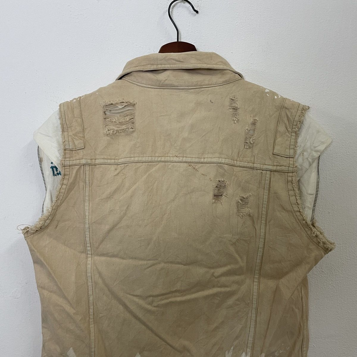In The Attic Vintage In The Attic Distressed Sleeveless Denim Jacket Size US M / EU 48-50 / 2 - 9 Thumbnail