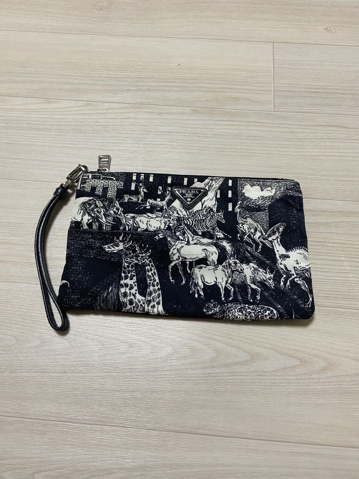 Prada 🔥🔥 OS Prada ‘SURVIVAL UTOPIA’ CHRISTOPHE CHEMIN Clutch bag Size ONE SIZE - 2 Thumbnail