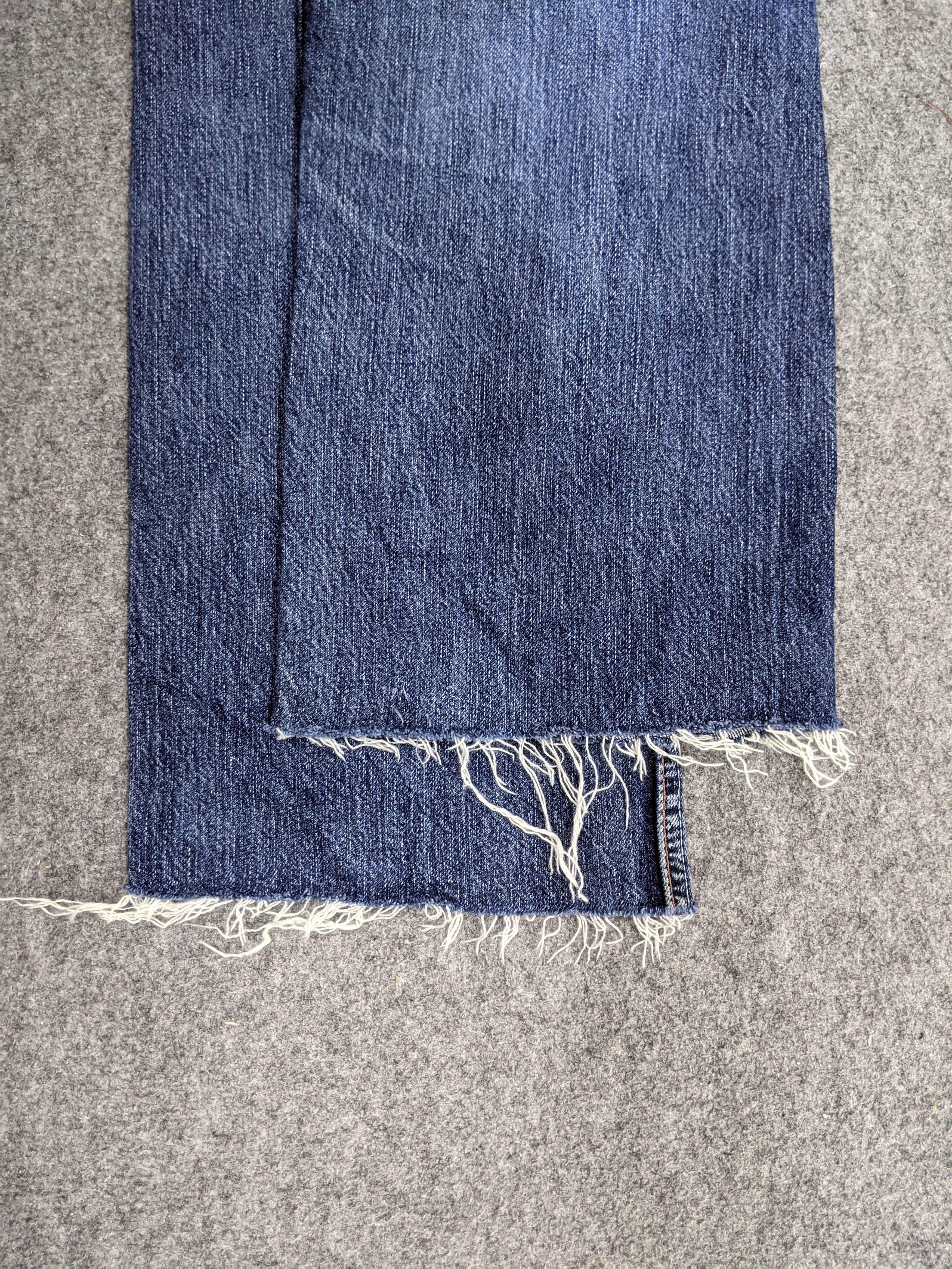 Levi's × Vintage Vintage Distressed Levis 501 Faded Blue Jeans Size US 33 - 14 Thumbnail