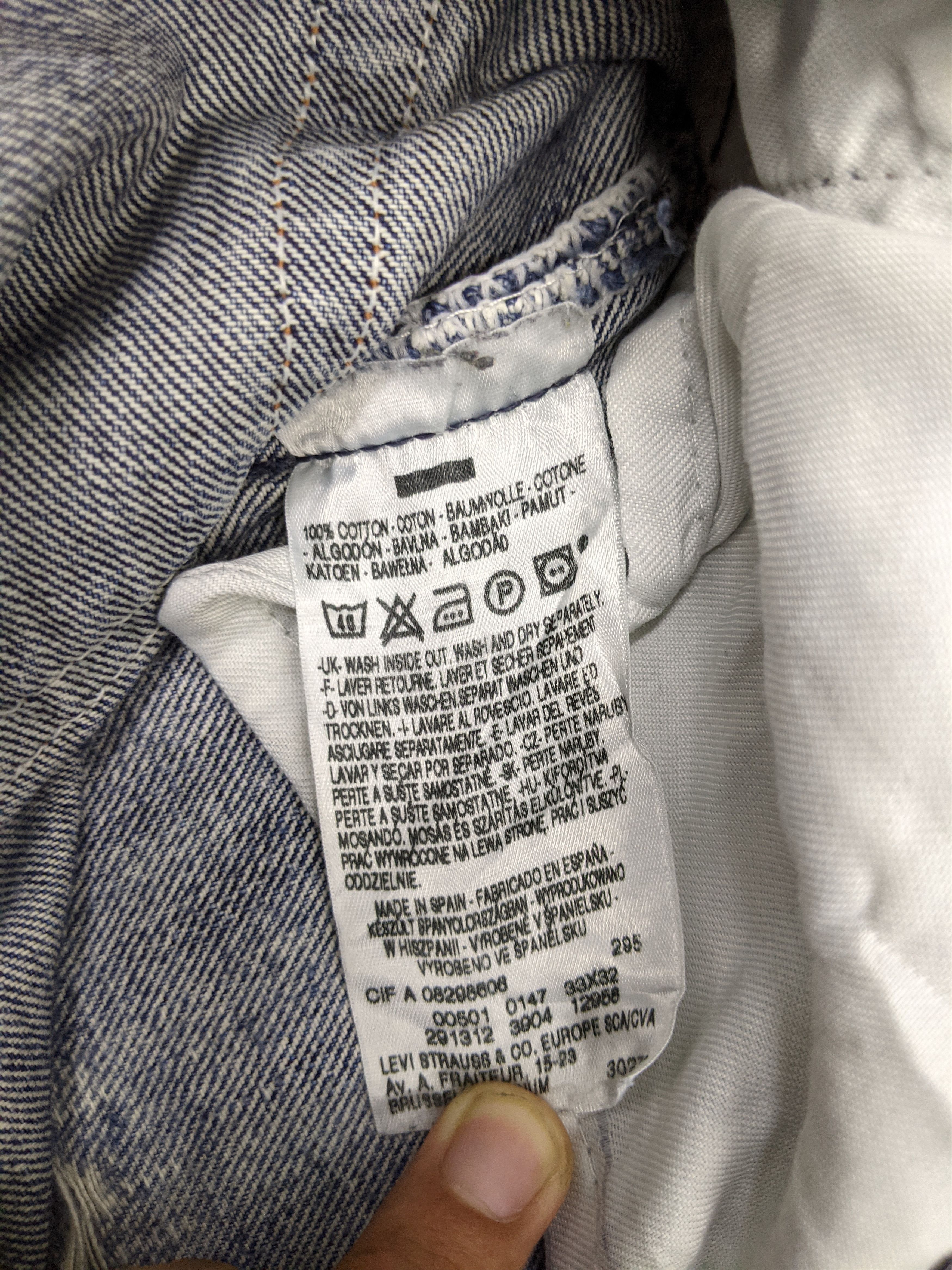 Levi's × Vintage Vintage Distressed Levis 501 Faded Blue Jeans Size US 33 - 6 Thumbnail