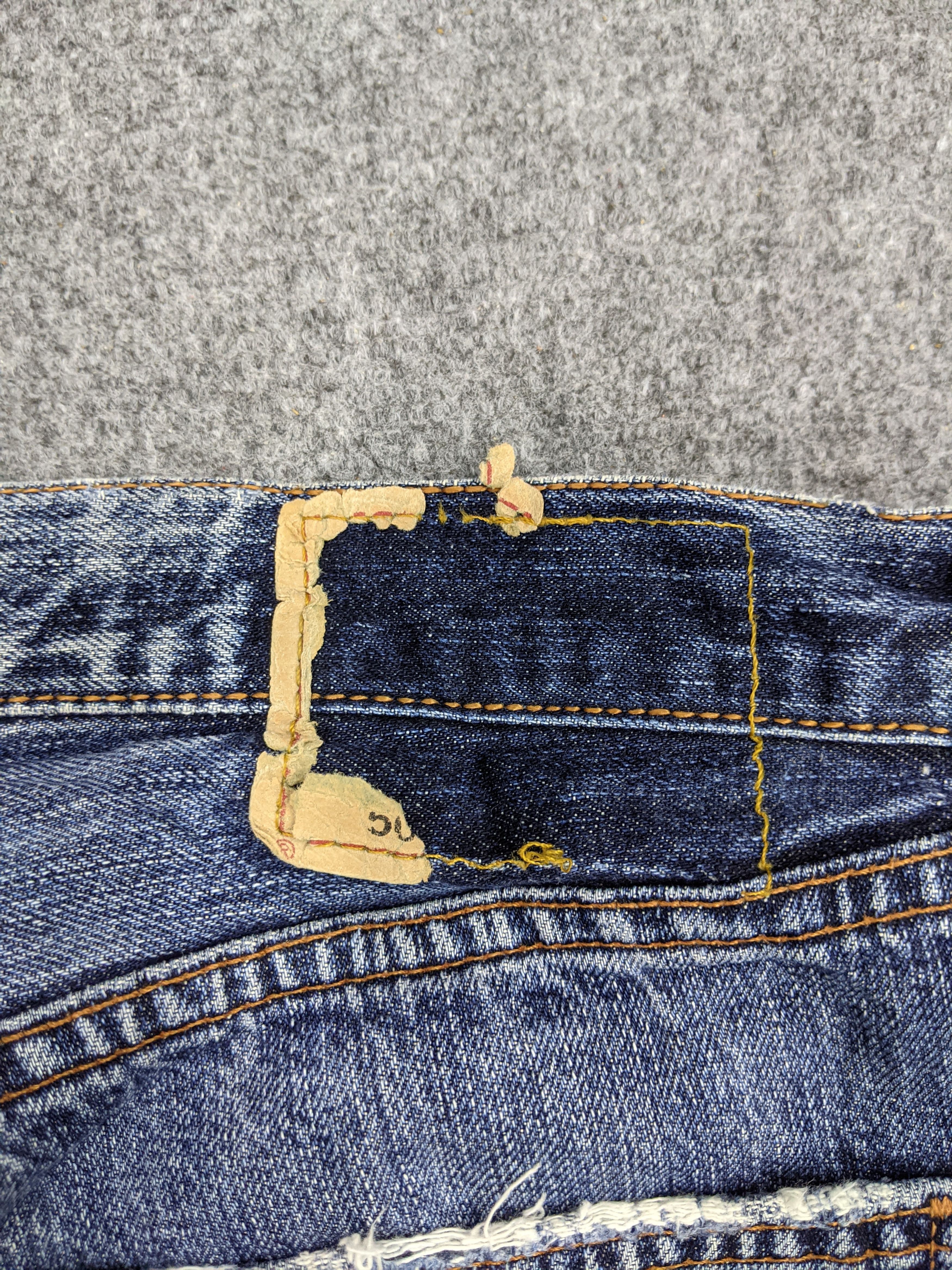 Levi's × Vintage Vintage Distressed Levis 501 Faded Blue Jeans Size US 33 - 5 Thumbnail