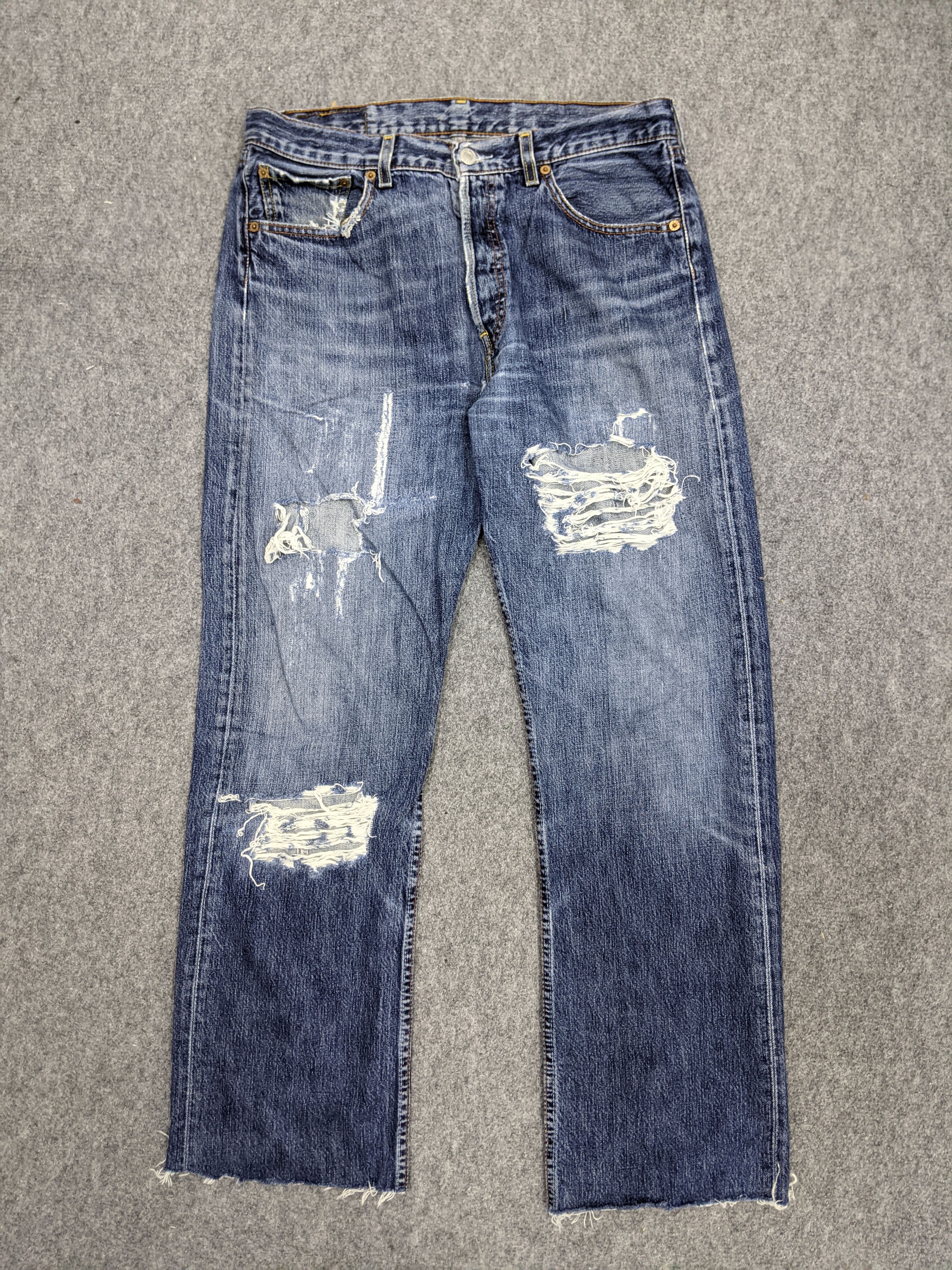 Levi's × Vintage Vintage Distressed Levis 501 Faded Blue Jeans Size US 33 - 1 Thumbnail