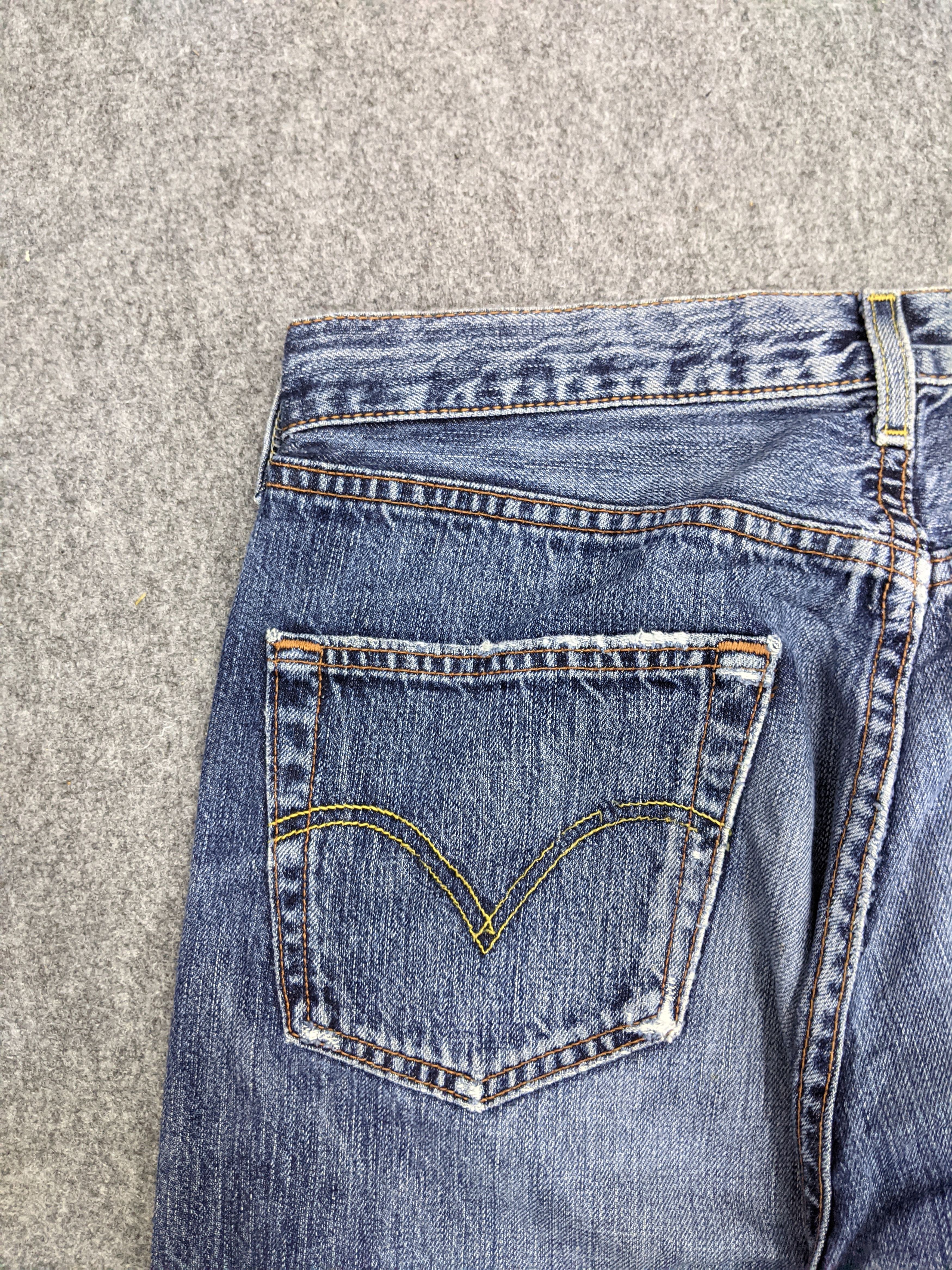 Levi's × Vintage Vintage Distressed Levis 501 Faded Blue Jeans Size US 33 - 13 Thumbnail