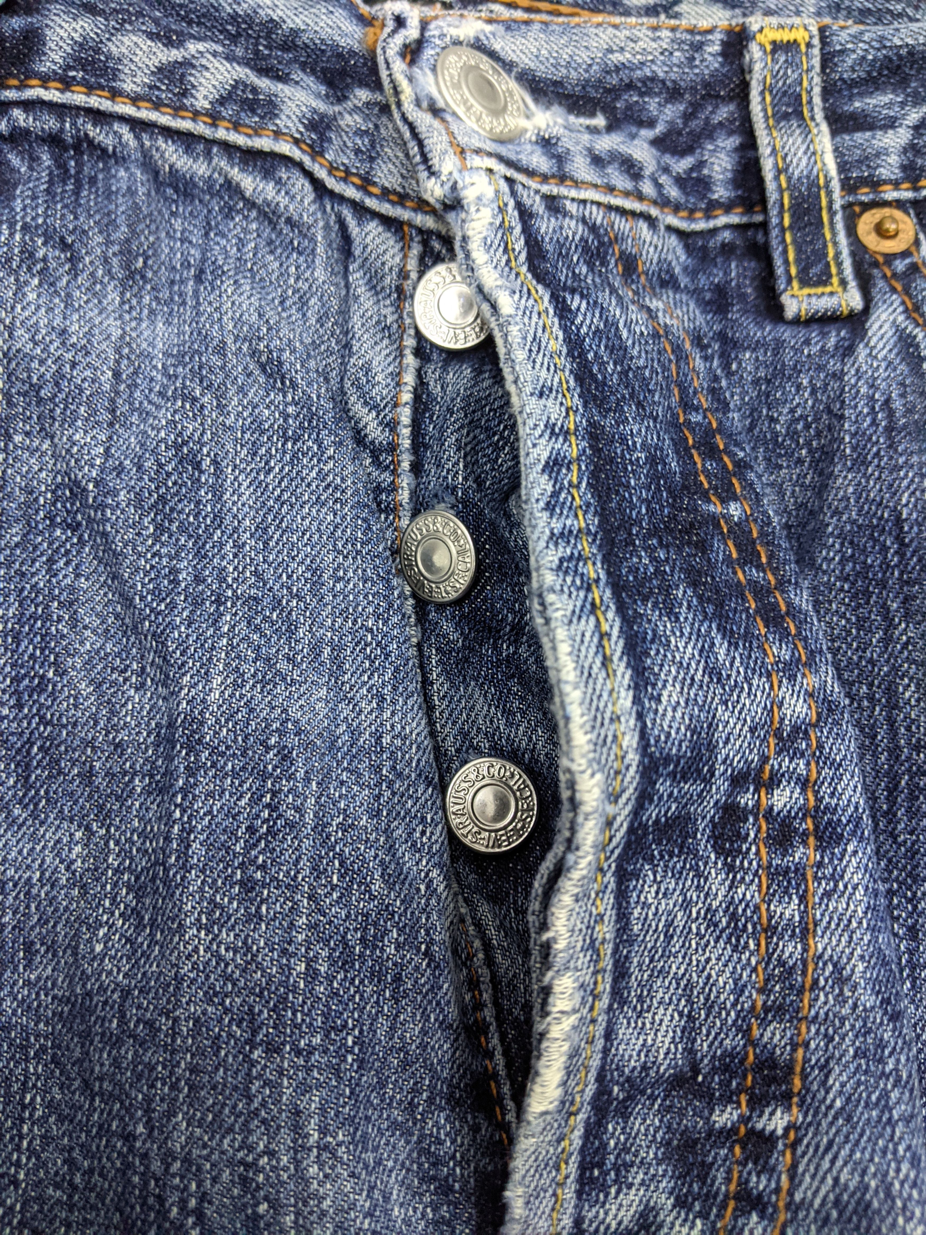 Levi's × Vintage Vintage Distressed Levis 501 Faded Blue Jeans Size US 33 - 11 Thumbnail