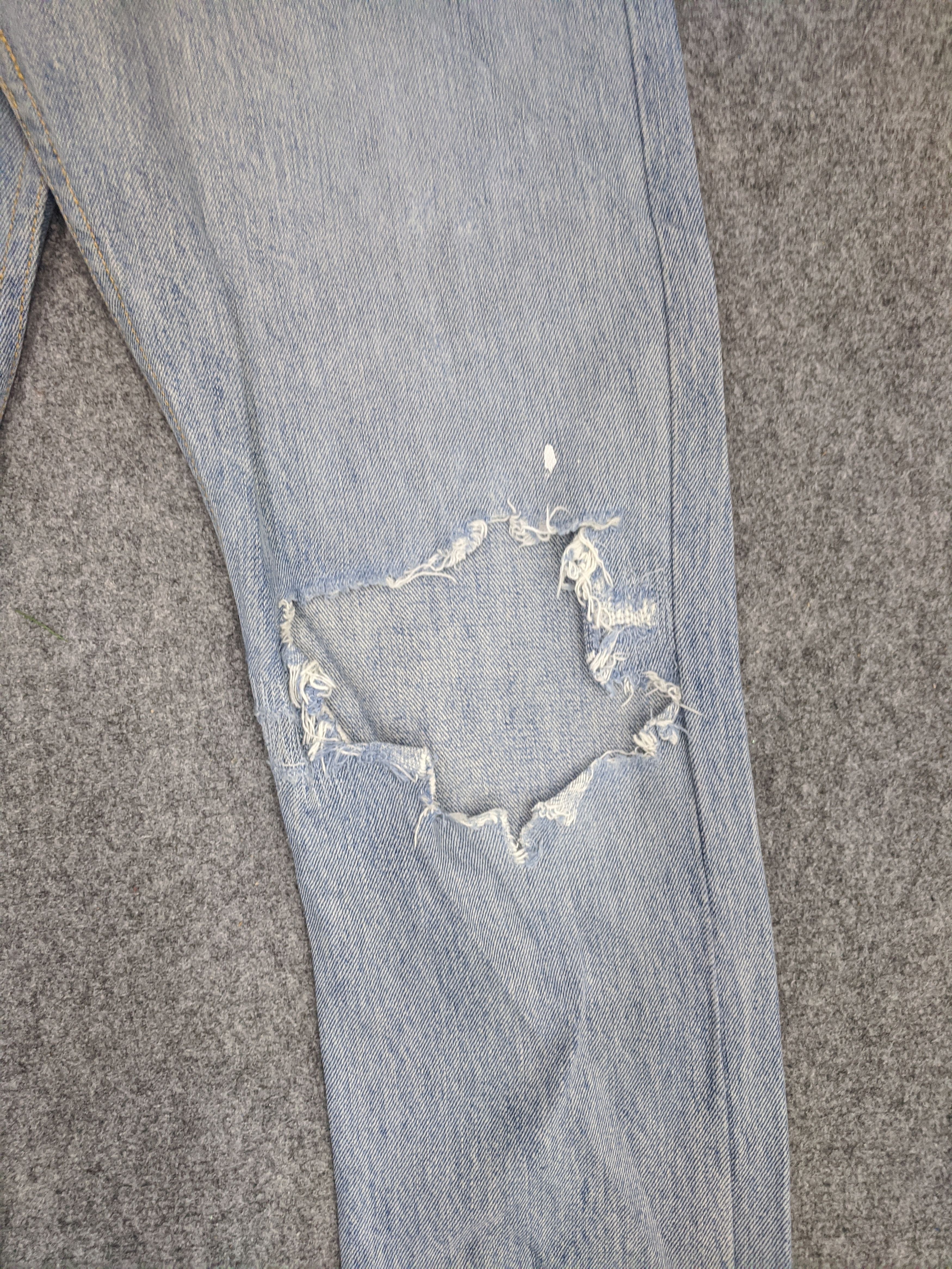 Levi's Vintage Distressed Levis Light Wash Jeans DP1012 Size US 29 - 13 Thumbnail