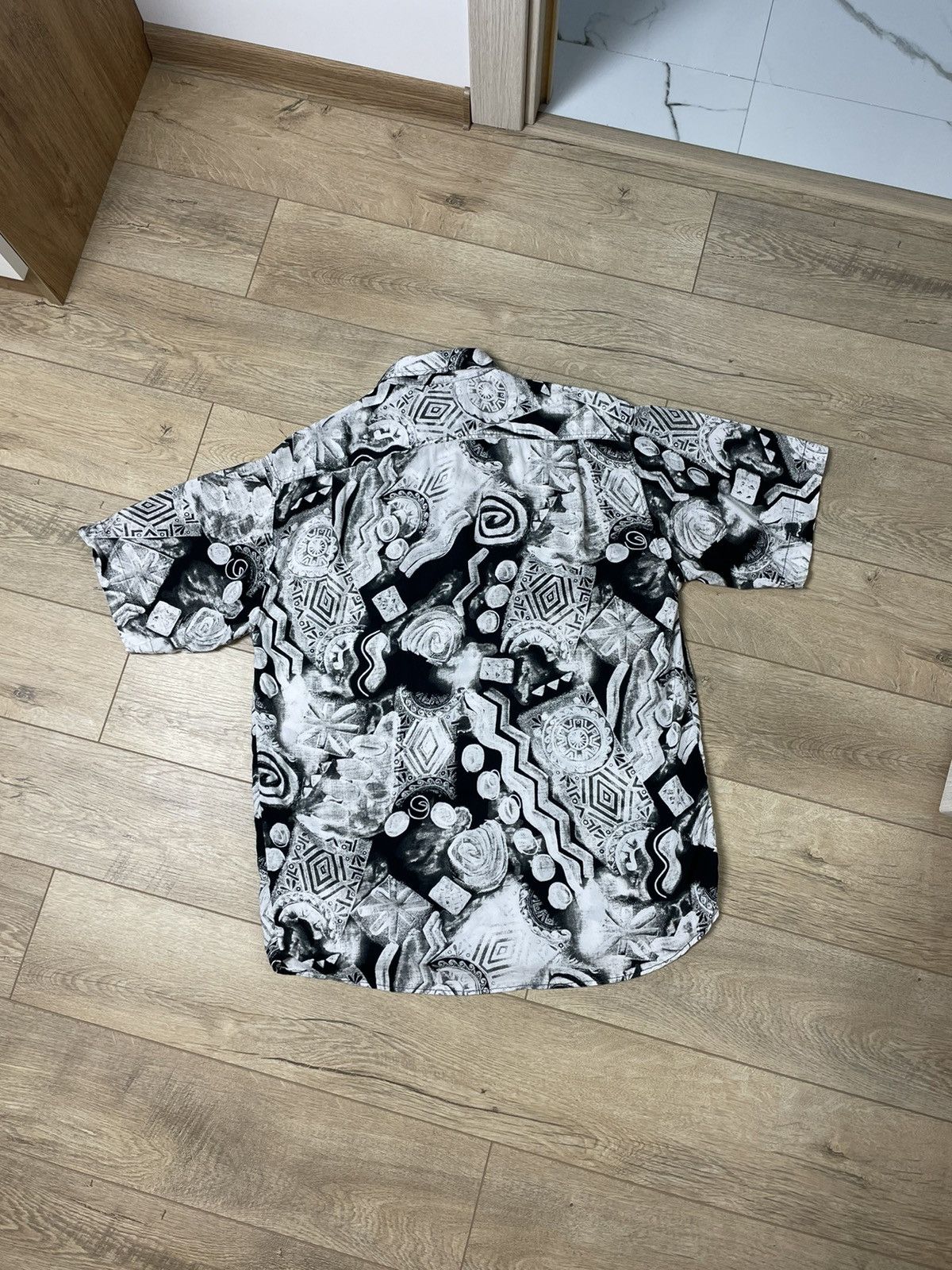 Vintage Vintage Button Ups Printed Crazy Oversized Shirt Size S Size US S / EU 44-46 / 1 - 10 Thumbnail