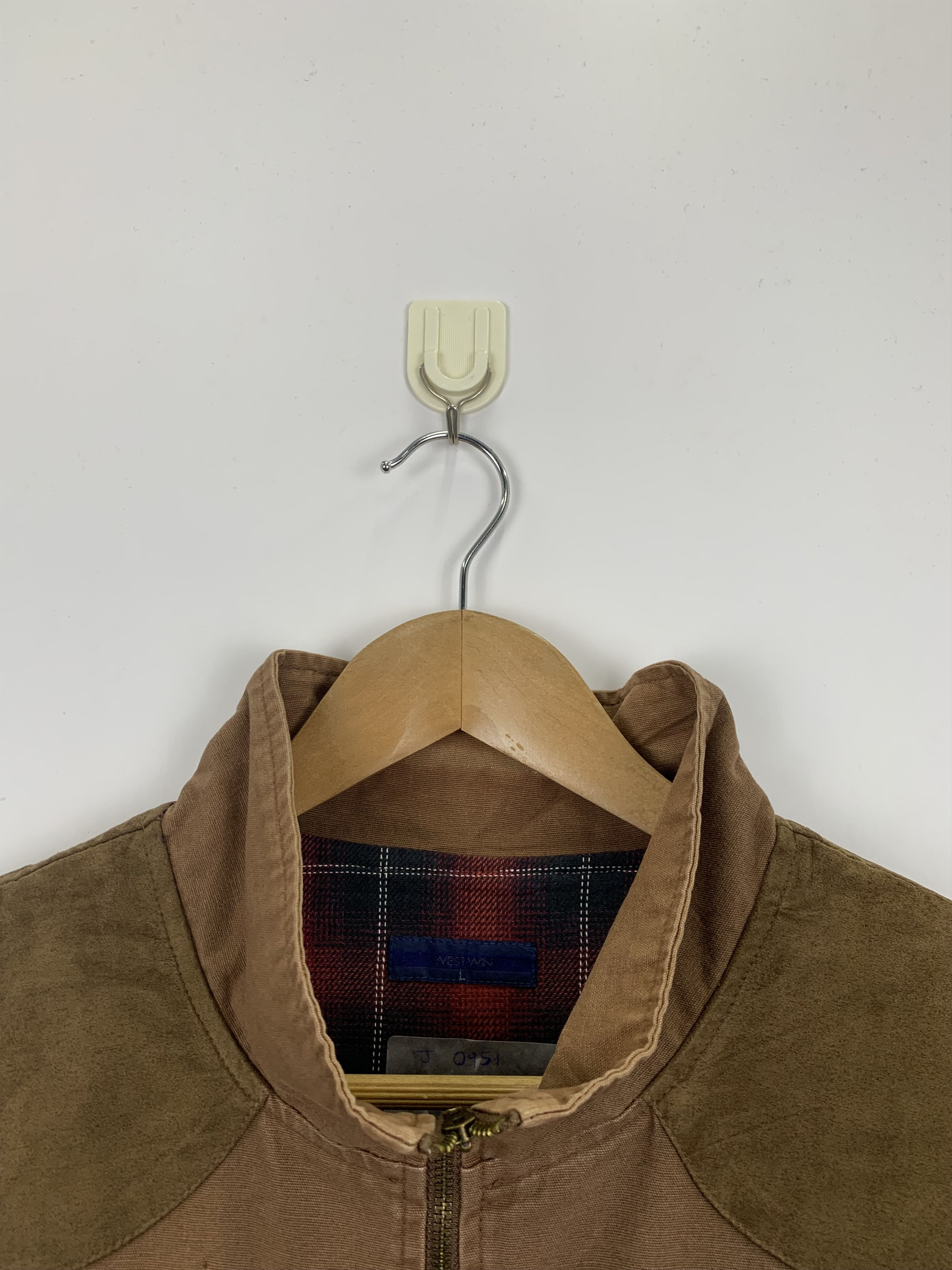 Japanese Brand × Vintage Vintage Japanese Brand Velvet Multi Pocket Vest Size US L / EU 52-54 / 3 - 7 Thumbnail