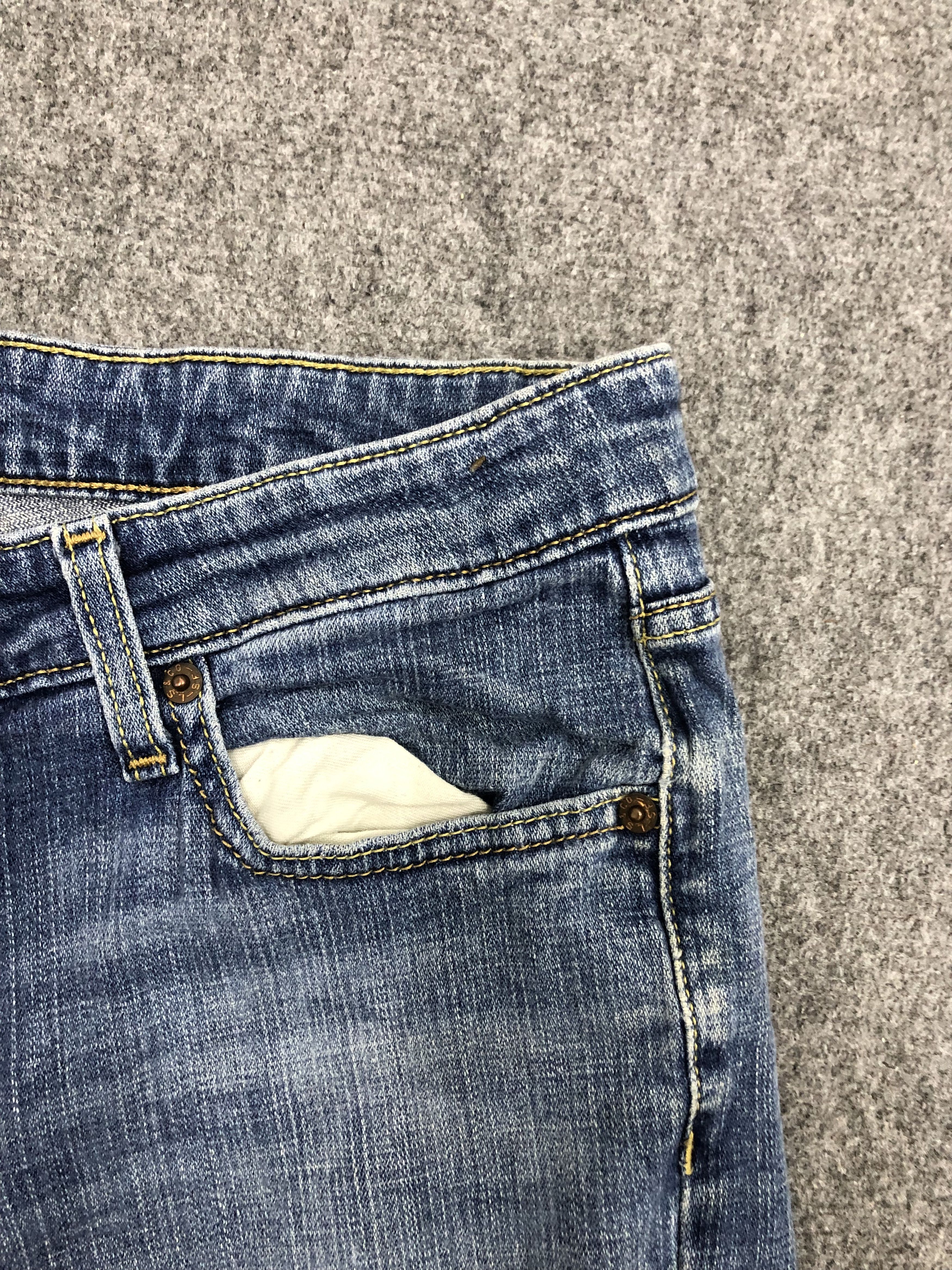 Levi's Vintage Levis 518 Flared Bootcut Women Jeans DP1186 Size US 34 / EU 50 - 7 Thumbnail