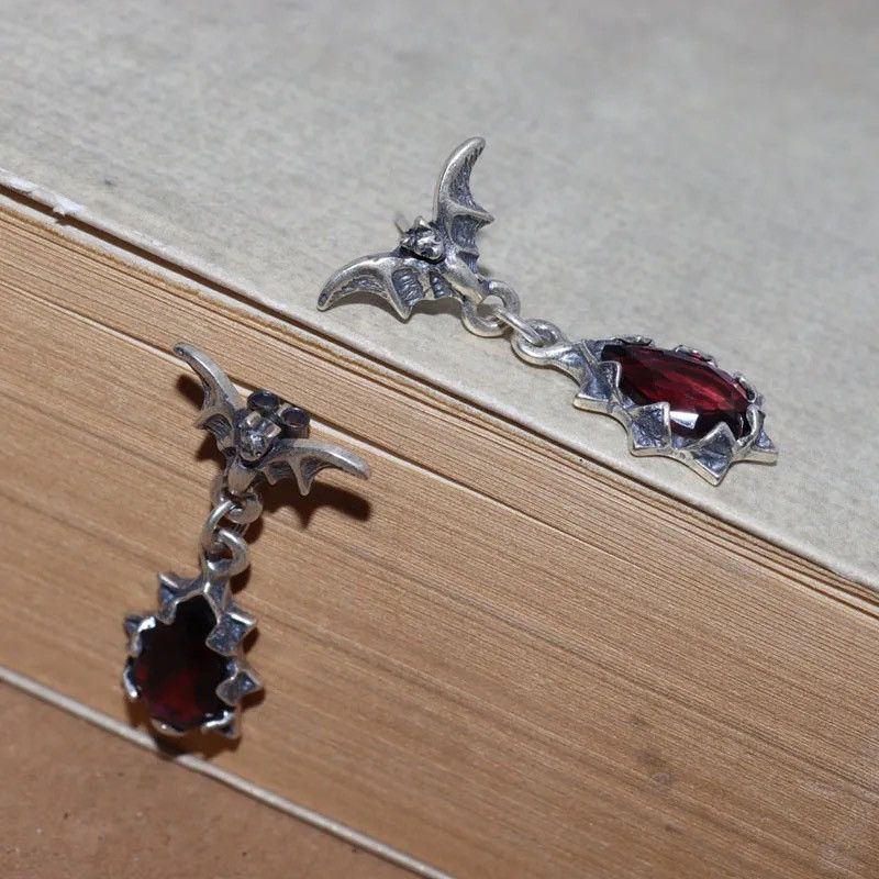 Jewelry × Vintage Vampire Bat Earrings Size ONE SIZE - 2 Thumbnail