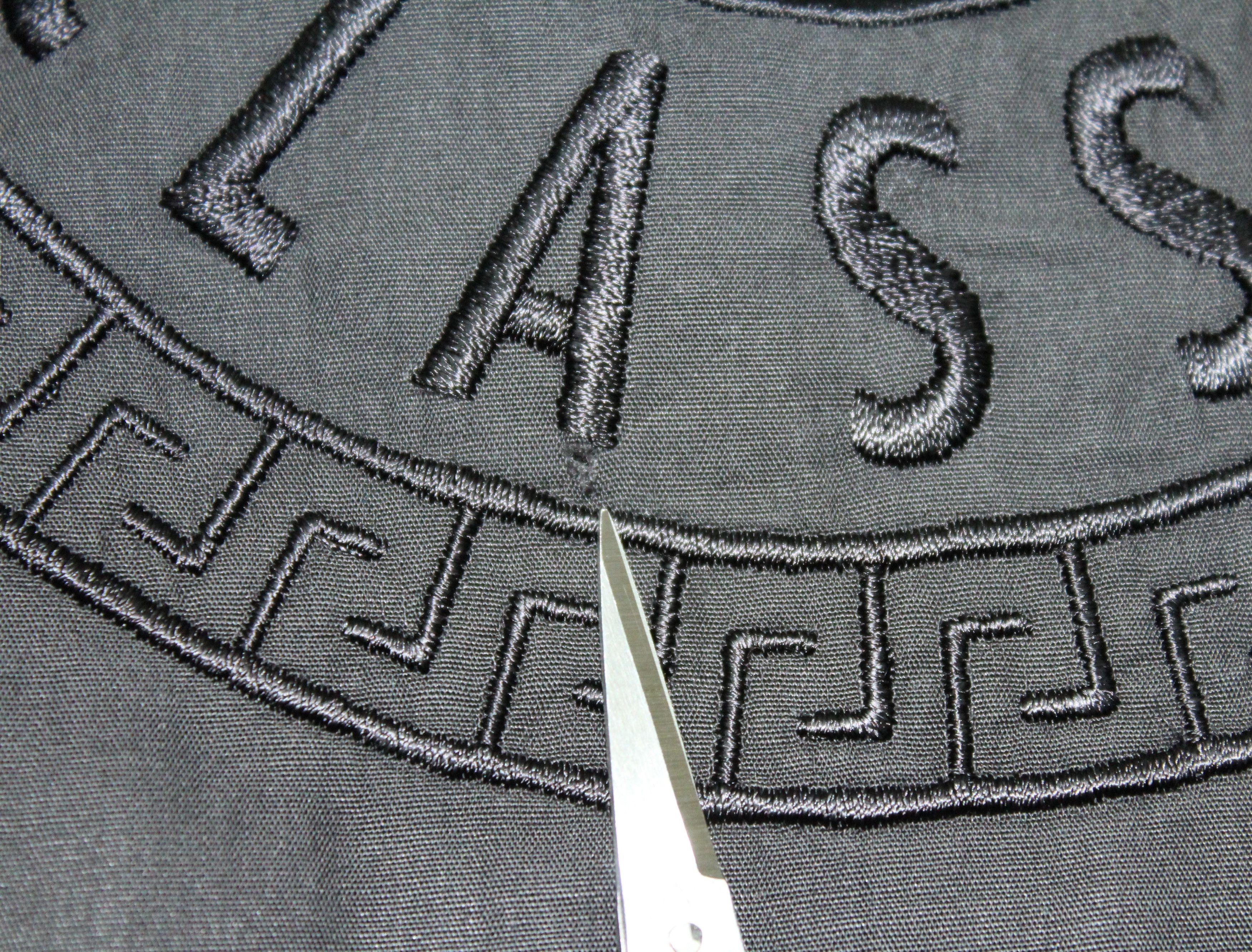 Versace VERSACE Shirt V2 Embroidered Logo By Gianni Versace Vintage Size US L / EU 52-54 / 3 - 9 Thumbnail