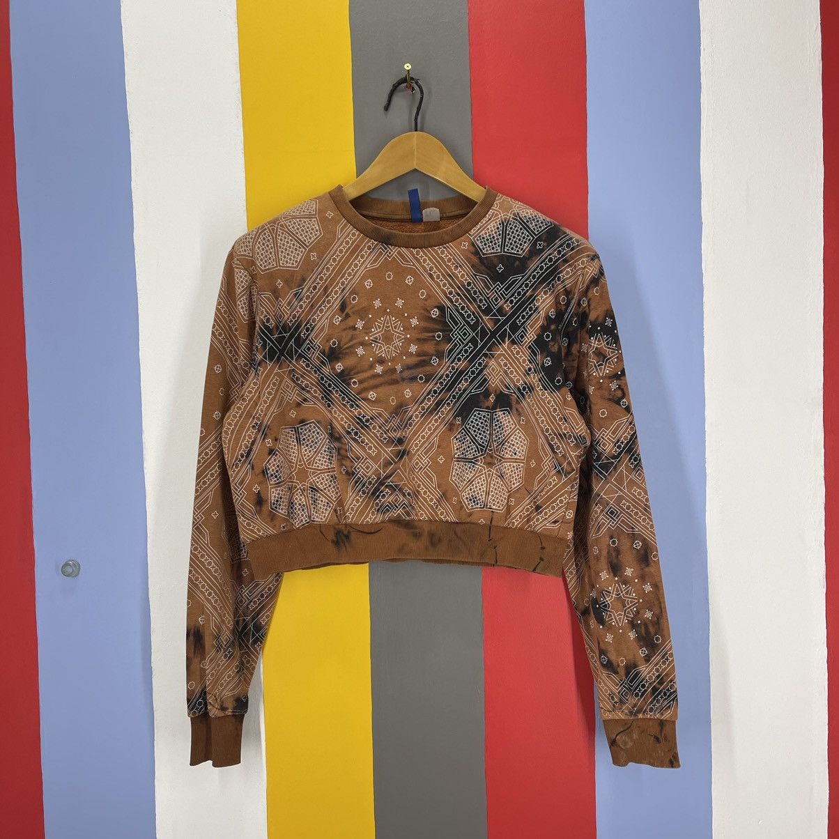 H&M DIVIDED H&M Custom Crop Sweatshirt Acid Wash #1275/AS Size S / US 4 / IT 40 - 1 Thumbnail