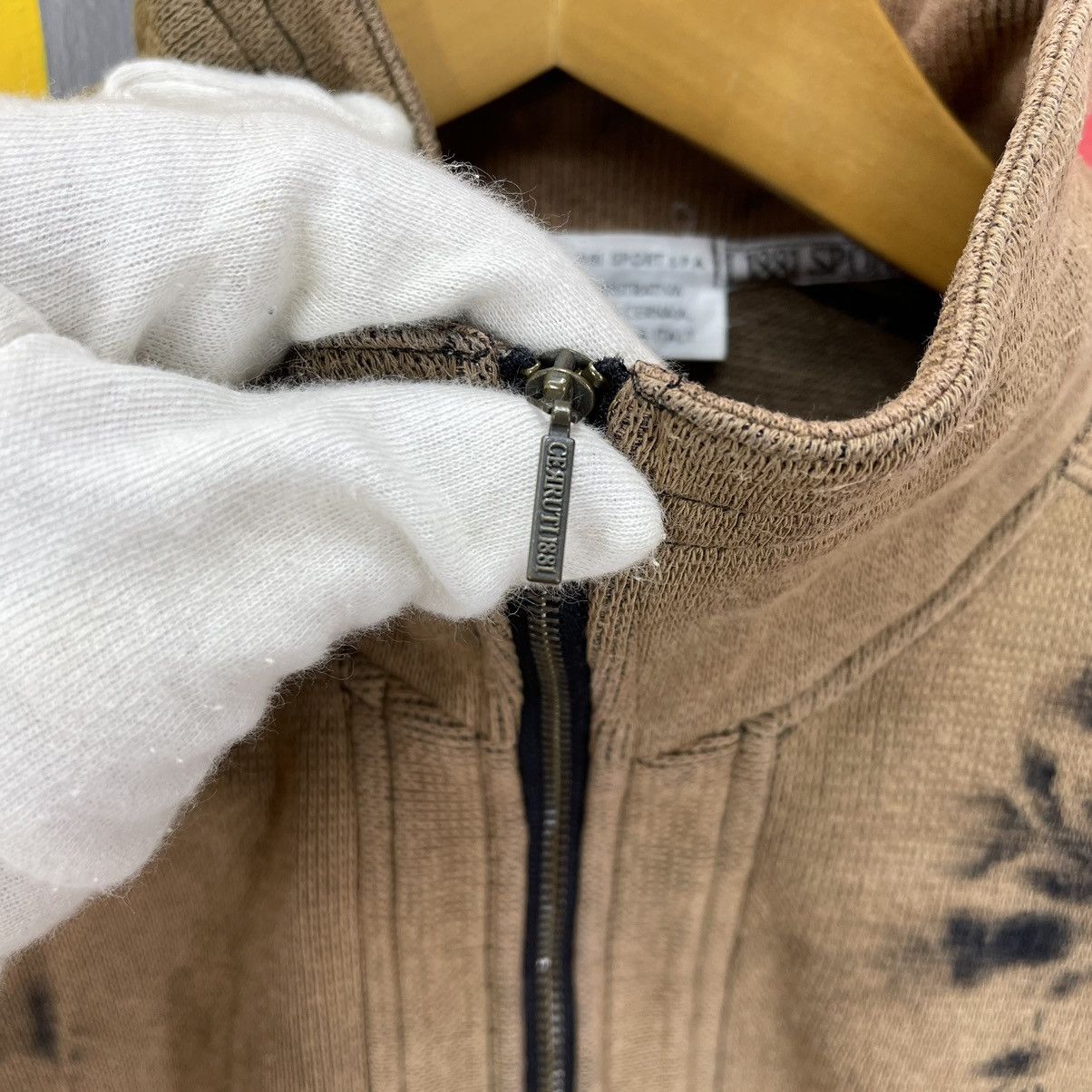 Cerruti 1881 90s Vintage CERRUTI 1881 Crop Sweatshirt Acid Wash #1276/AS Size S / US 4 / IT 40 - 5 Thumbnail
