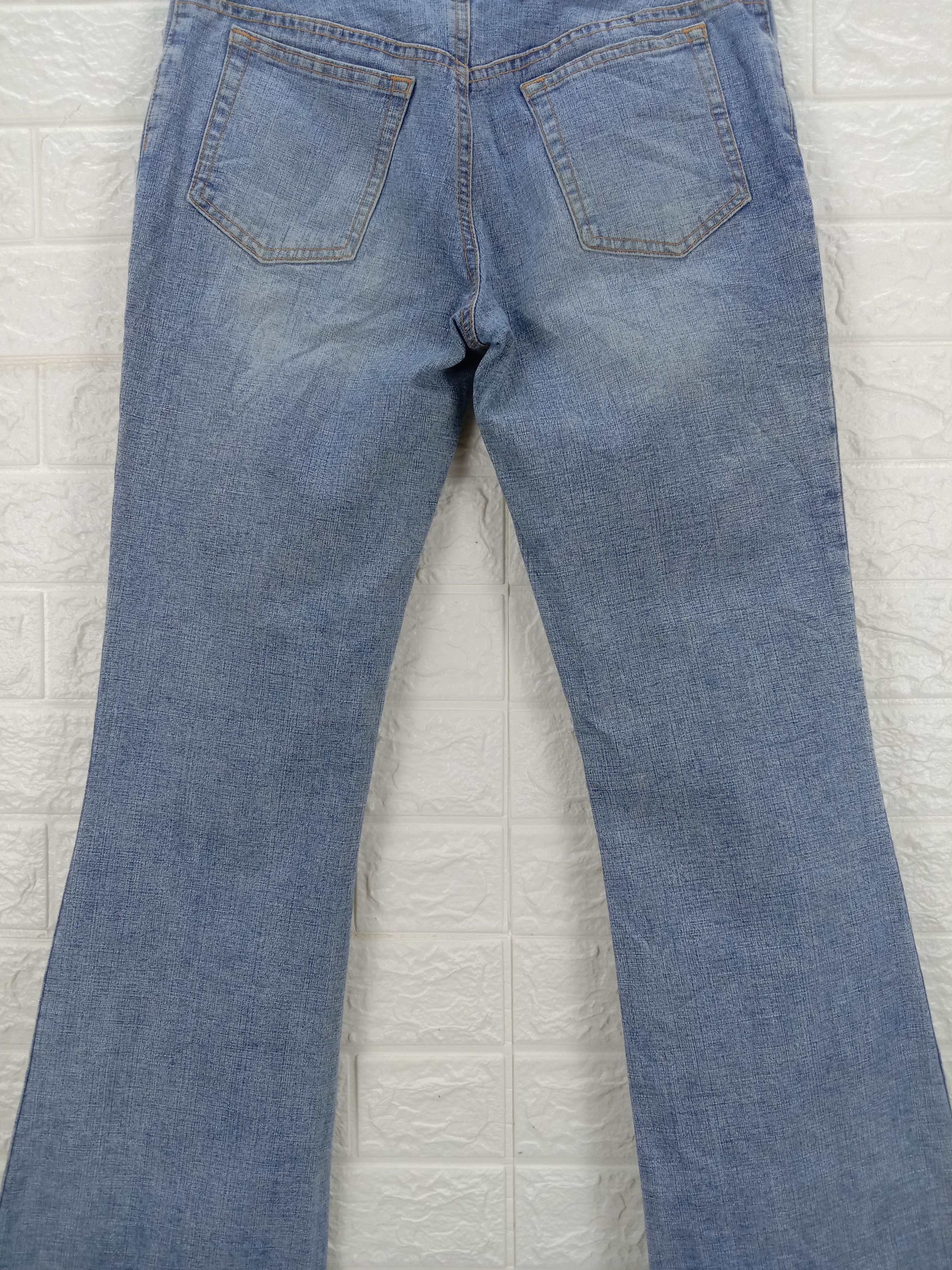 Japanese Brand Vintage Japanese Indivi Light Wash Flare Jeans Size 28" / US 6 / IT 42 - 7 Thumbnail