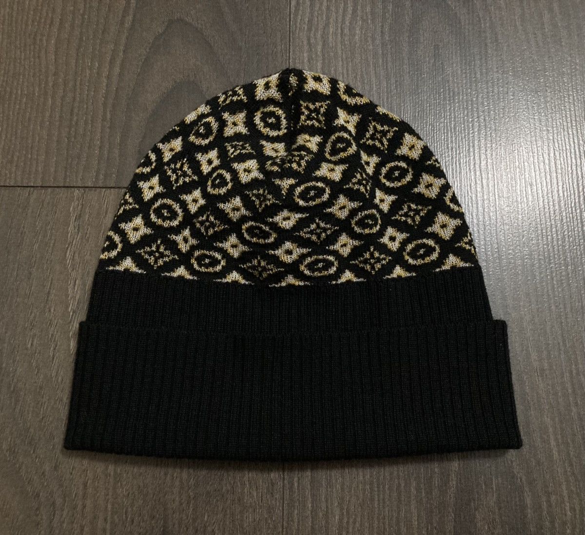 Louis Vuitton 800$ Louis Vuitton Monogram Knit Wool Silk Beanie Hat Size ONE SIZE - 2 Thumbnail