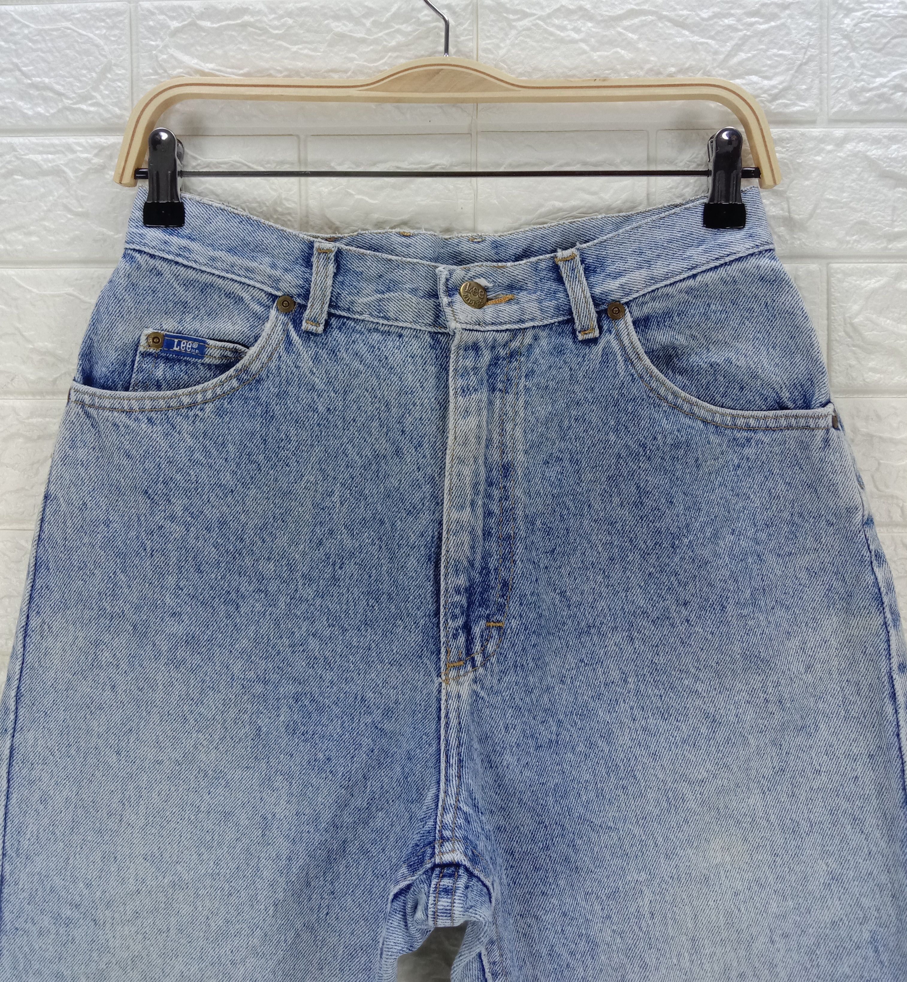 Lee Vintage 90s Lee Light Wash Mom Fit Jeans Size 28" / US 6 / IT 42 - 2 Thumbnail