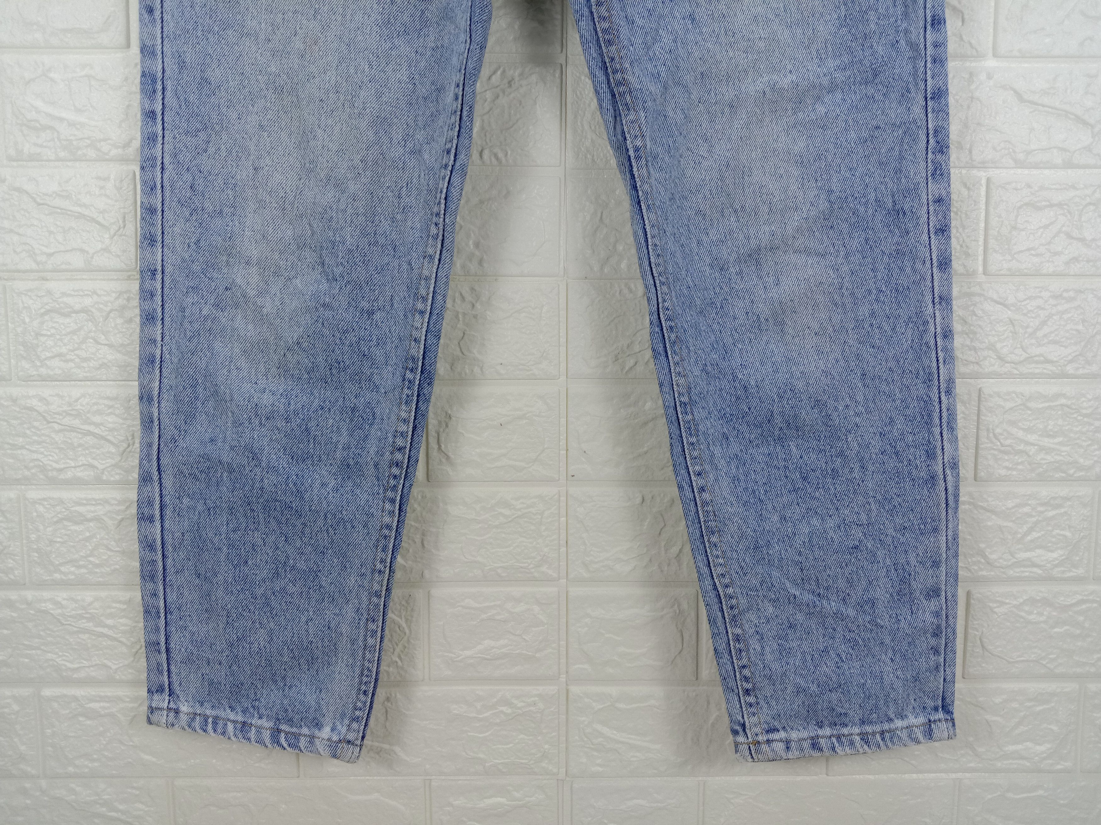 Lee Vintage 90s Lee Light Wash Mom Fit Jeans Size 28" / US 6 / IT 42 - 4 Thumbnail