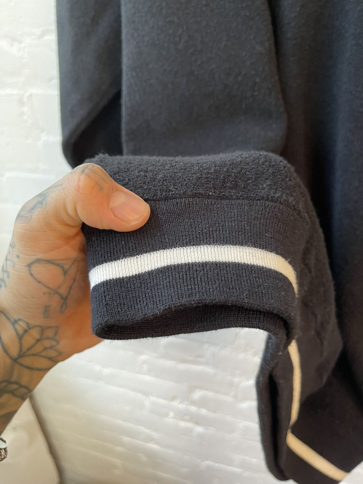 Vintage 90s BITCH SKATEBOARDS COZY V NECK SWEATER Size US L / EU 52-54 / 3 - 5 Thumbnail
