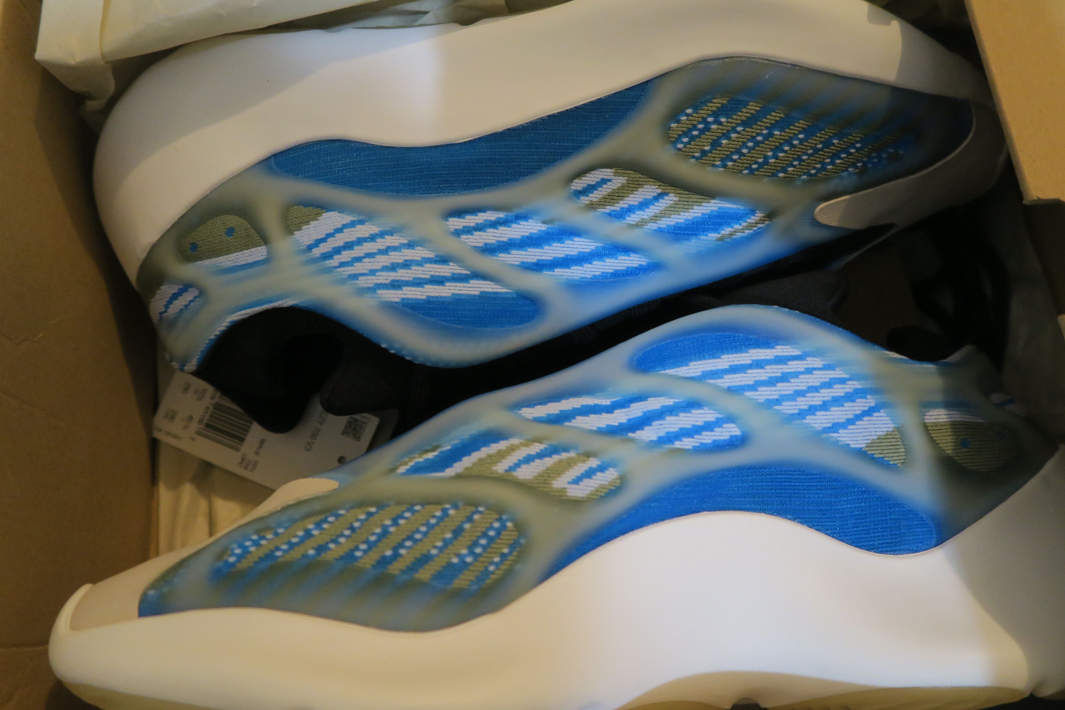 Adidas × Kanye West Adidas Yeezy Boost 700 V3 Azareth With Box Sneakers Size 11 Size US 11 / EU 44 - 5 Thumbnail