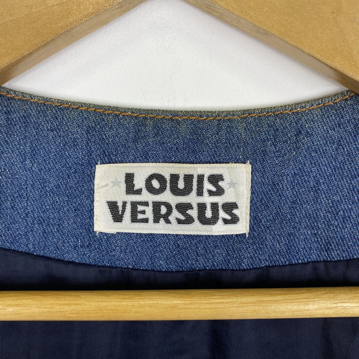Vintage Vintage LOUIS VERSUS Big Logo Vests Jacket Sleeveless Size US M / EU 48-50 / 2 - 6 Thumbnail