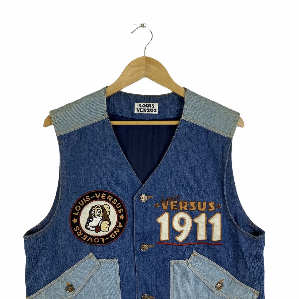 Vintage Vintage LOUIS VERSUS Big Logo Vests Jacket Sleeveless Size US M / EU 48-50 / 2 - 5 Thumbnail