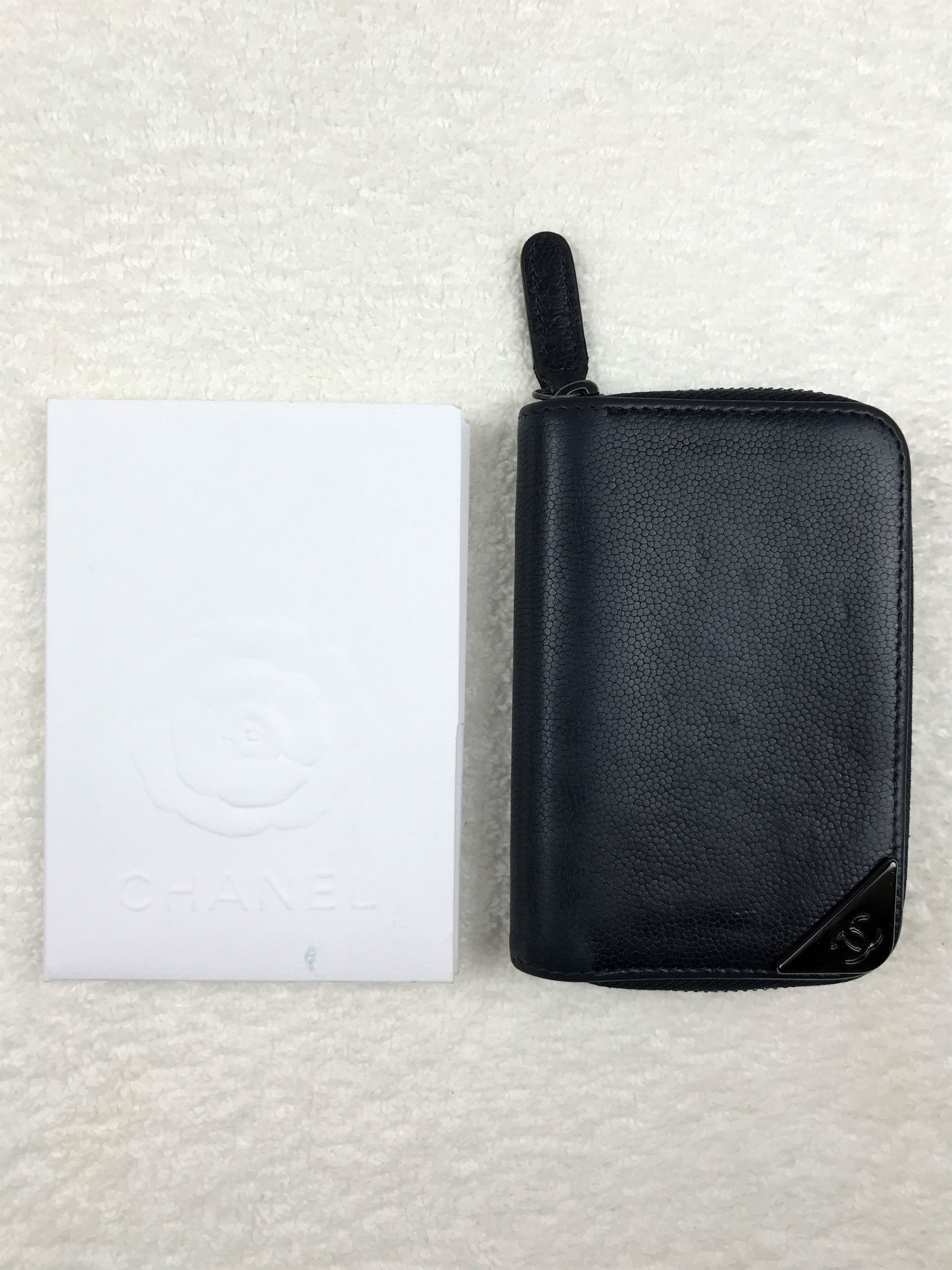 Chanel Vintage Chanel Caviar Skin Round Zip Around Coin Purse Size ONE SIZE - 13 Thumbnail