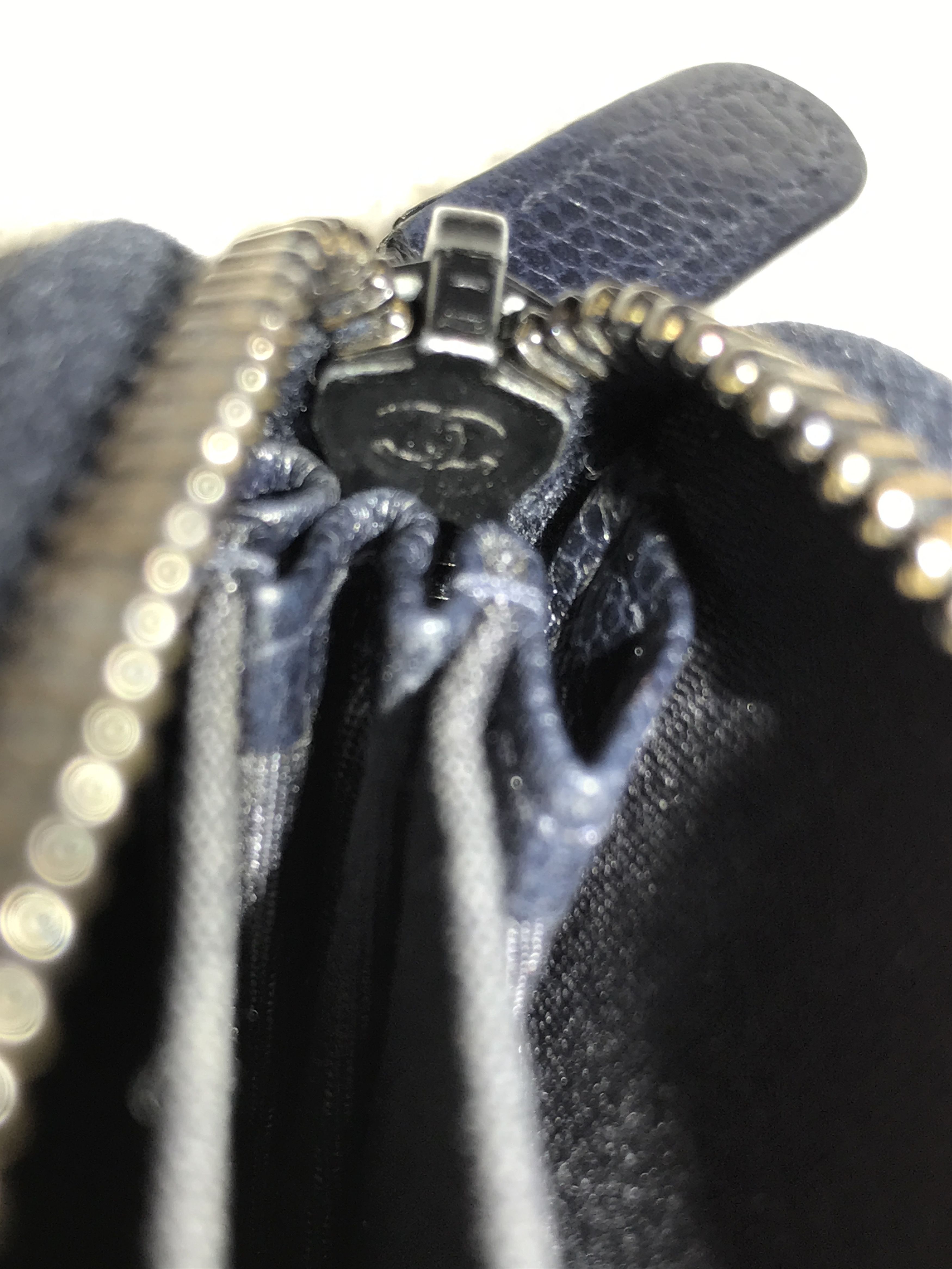 Chanel Vintage Chanel Caviar Skin Round Zip Around Coin Purse Size ONE SIZE - 16 Thumbnail