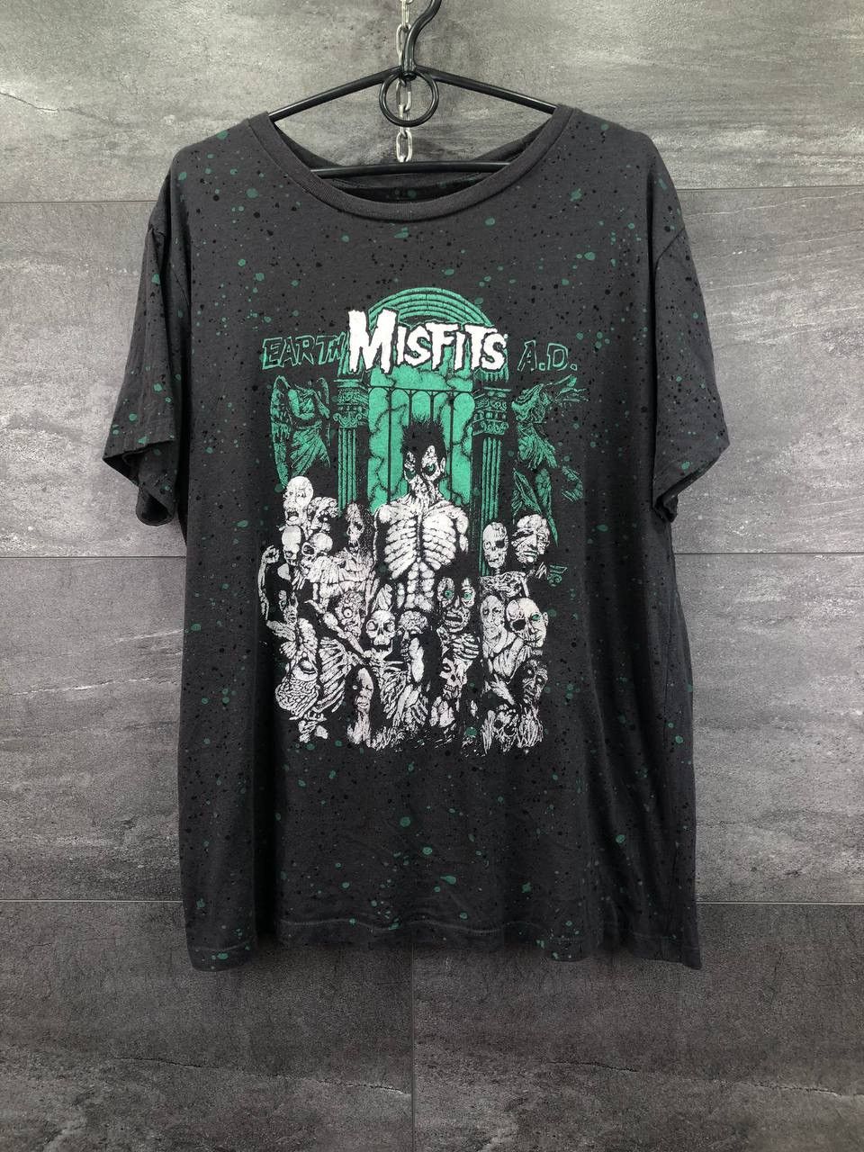 Band Tees Vintage Mens Y2K Misfits Skull Band T-Shirt Size US L / EU 52-54 / 3 - 1 Thumbnail