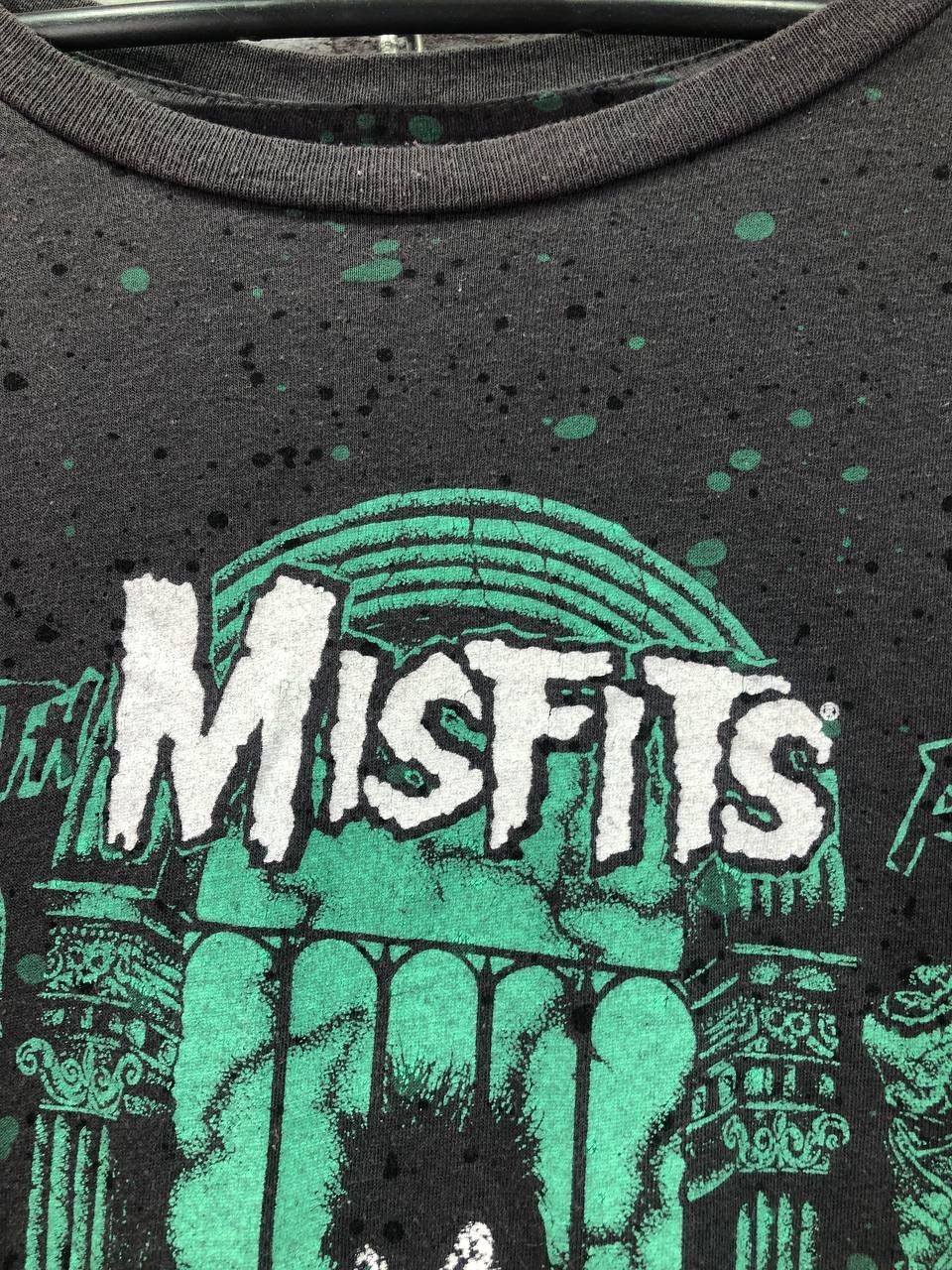 Band Tees Vintage Mens Y2K Misfits Skull Band T-Shirt Size US L / EU 52-54 / 3 - 2 Thumbnail
