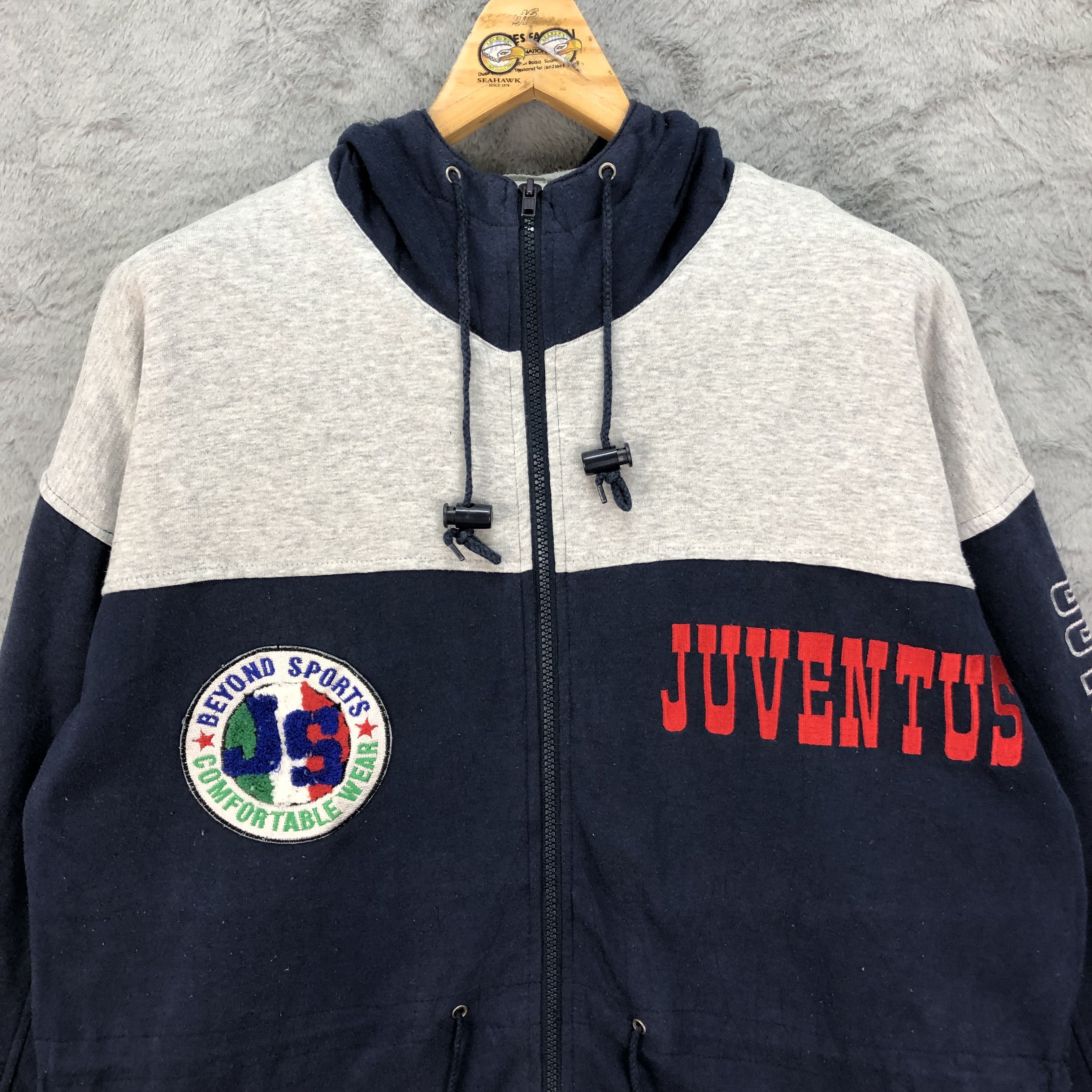 Vintage JUVENTUS Beyond Sport Embroidery Big Logo Jacket #4461-155 Size US M / EU 48-50 / 2 - 4 Thumbnail