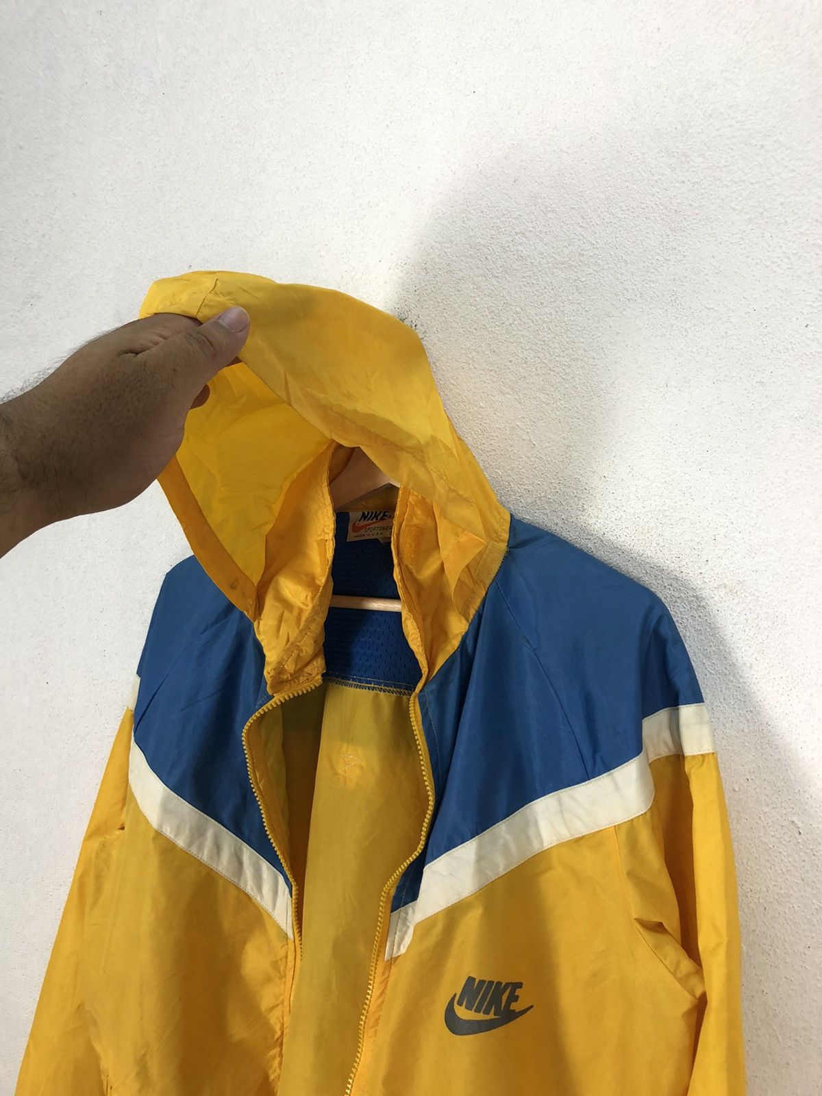 Nike VINTAGE NIKE SPORTSWEAR MADE IN USA RARE COLOUR Size US M / EU 48-50 / 2 - 15 Thumbnail