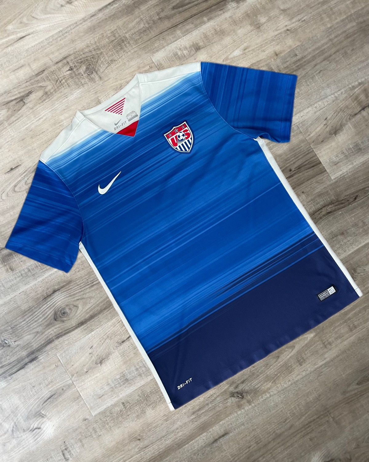 Nike USA 2015 Away Jersey Size US M / EU 48-50 / 2 - 1 Thumbnail